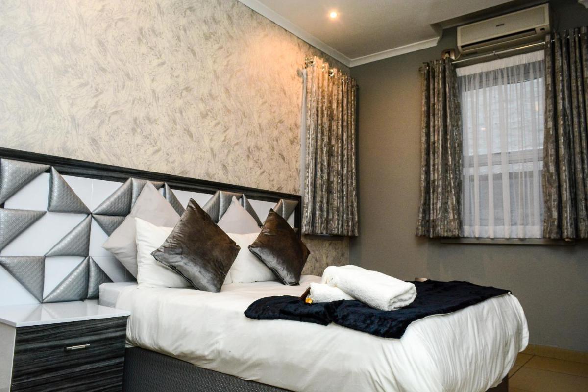 Standard Double Room - Photo 5