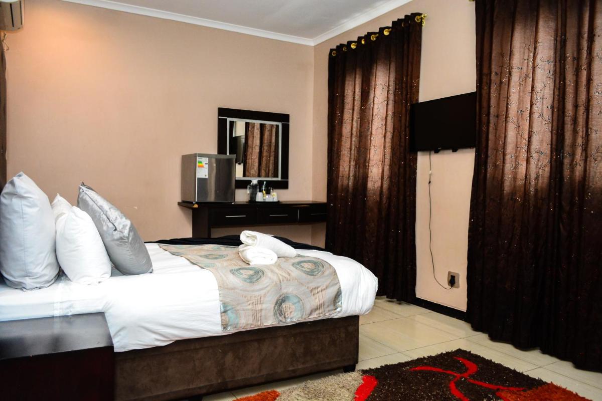 Standard Double Room - Photo 3