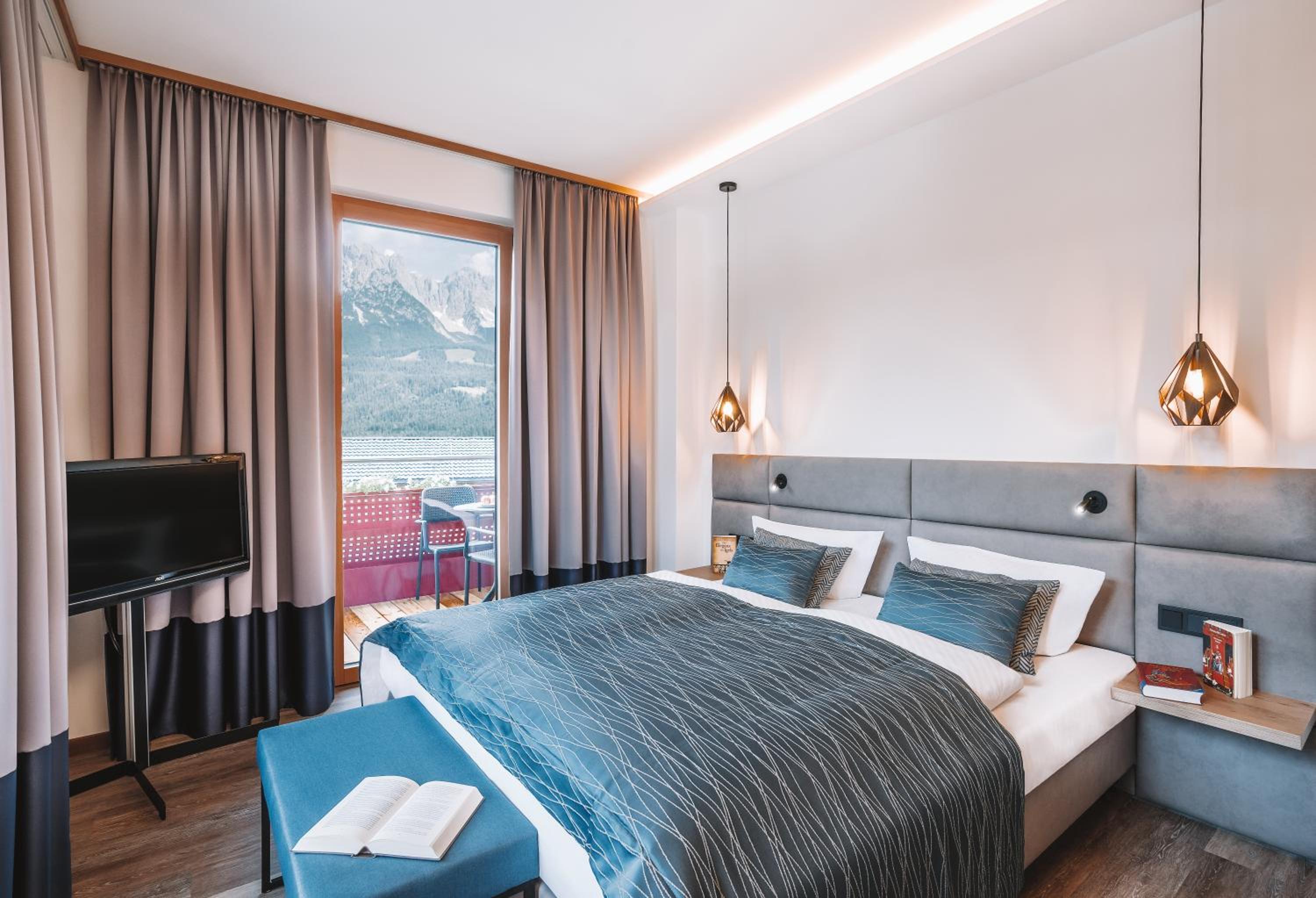 Double Room with Balcony - Photo 1