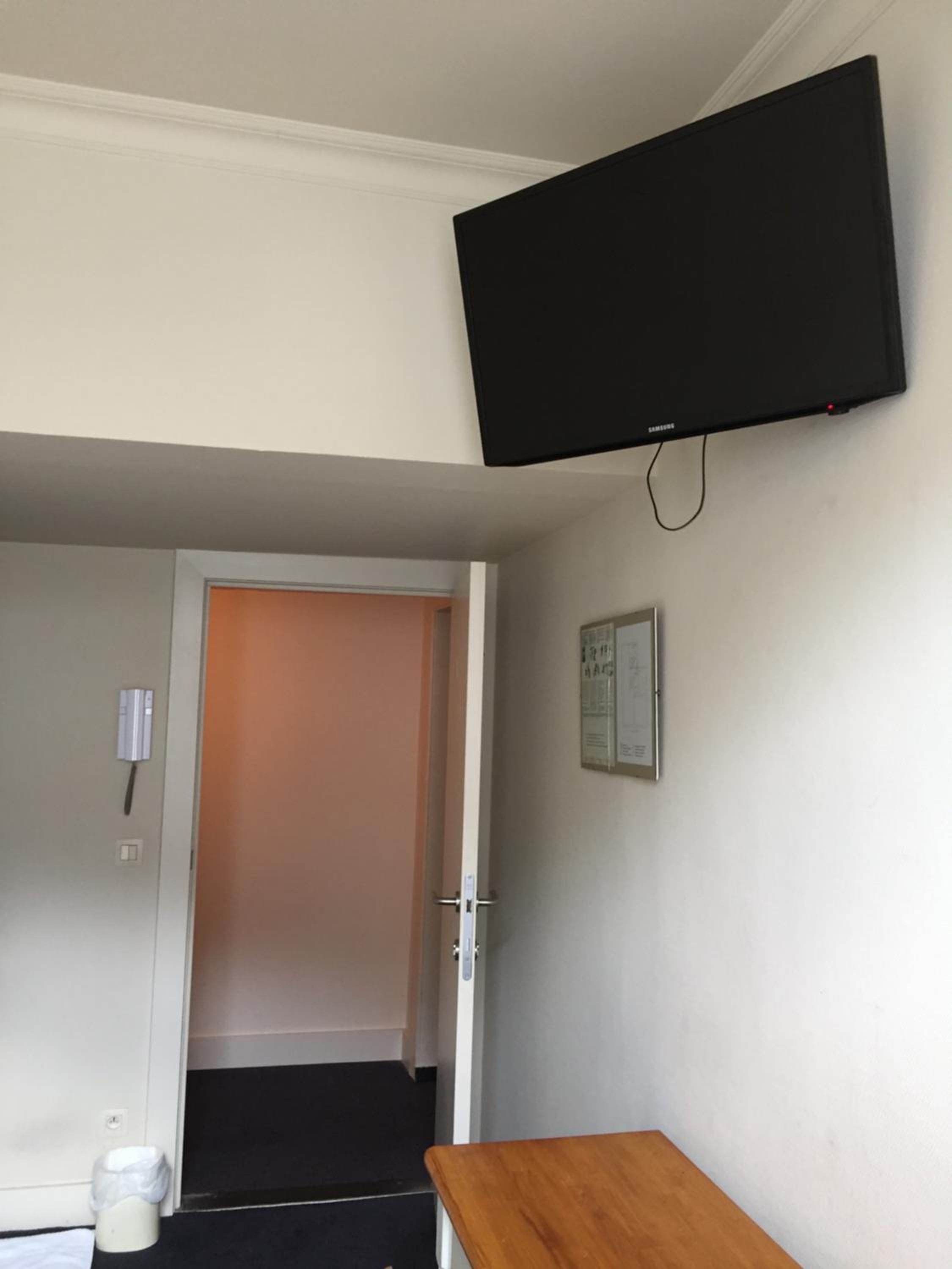 Single Room with Shared Shower and Toilet