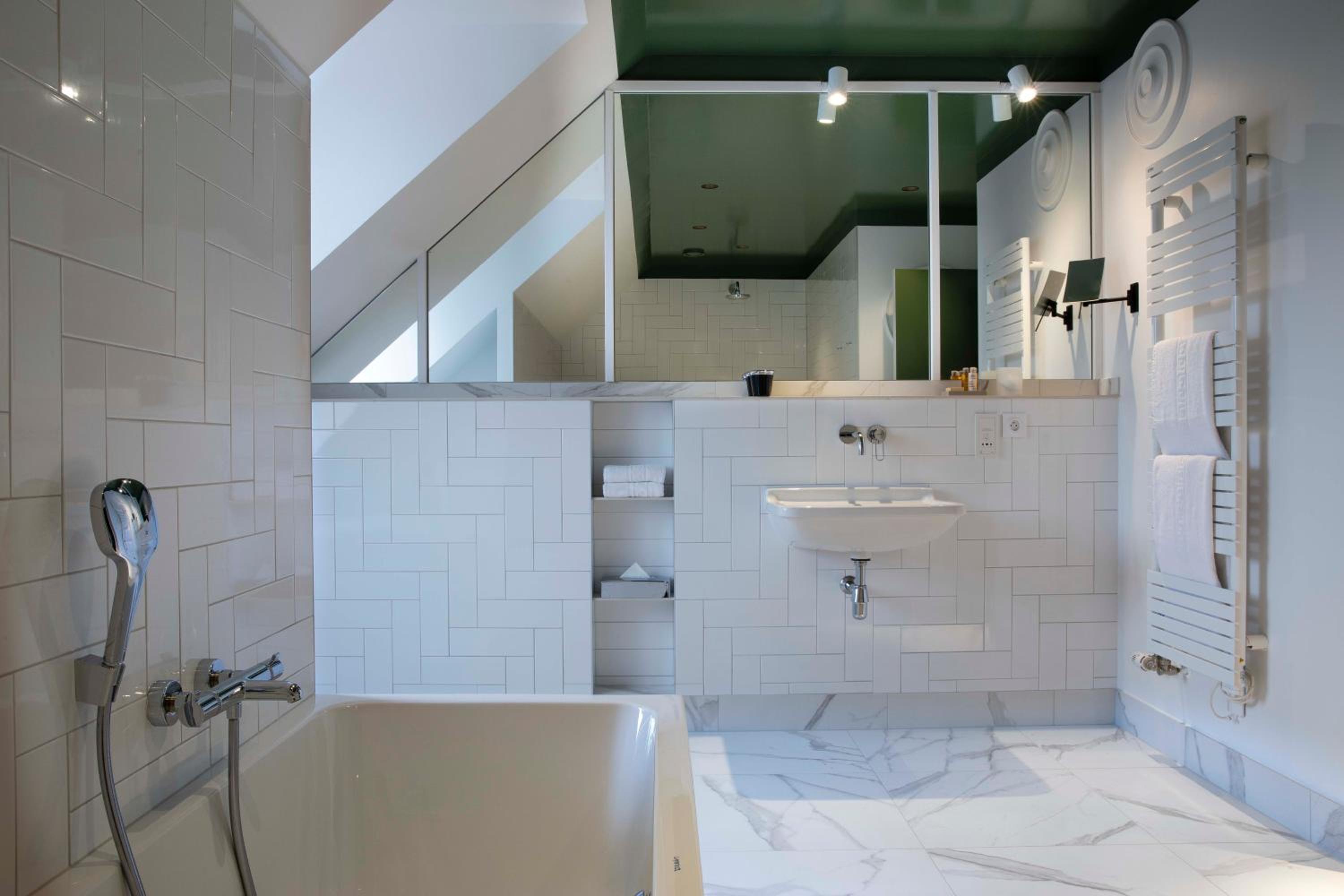 Double Suite - Photo 17