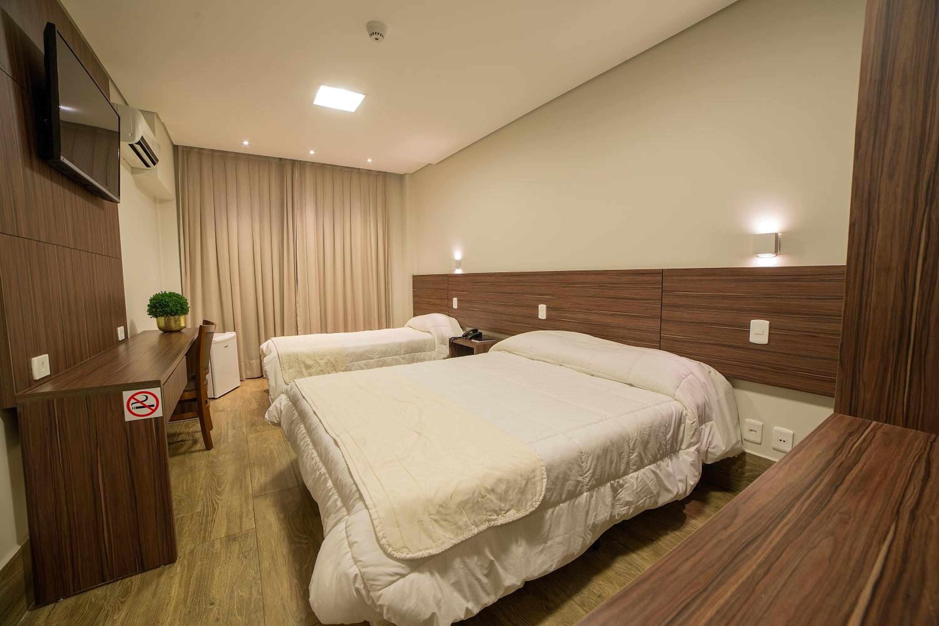 Superior King Suite photo 2