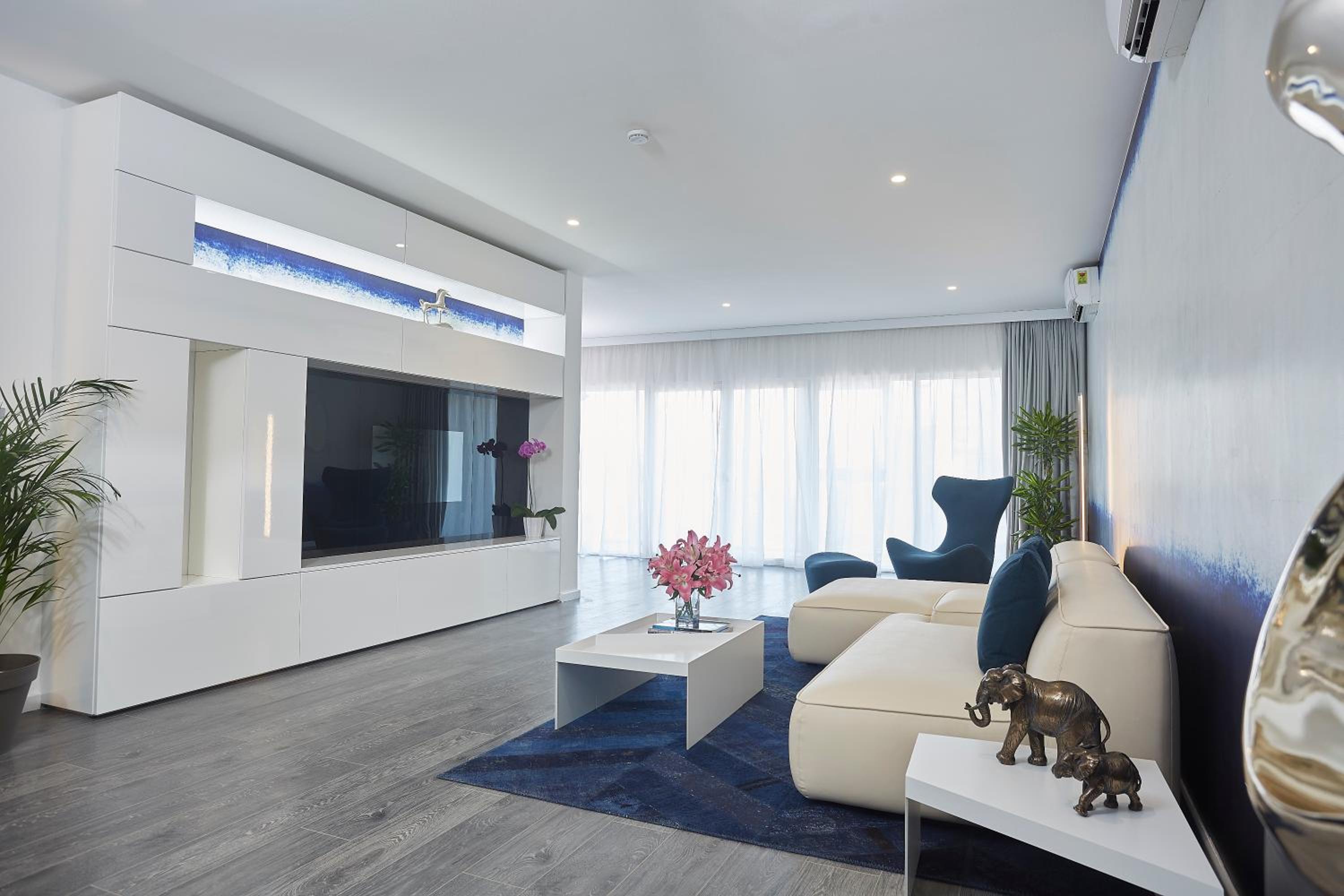 Deluxe King Suite