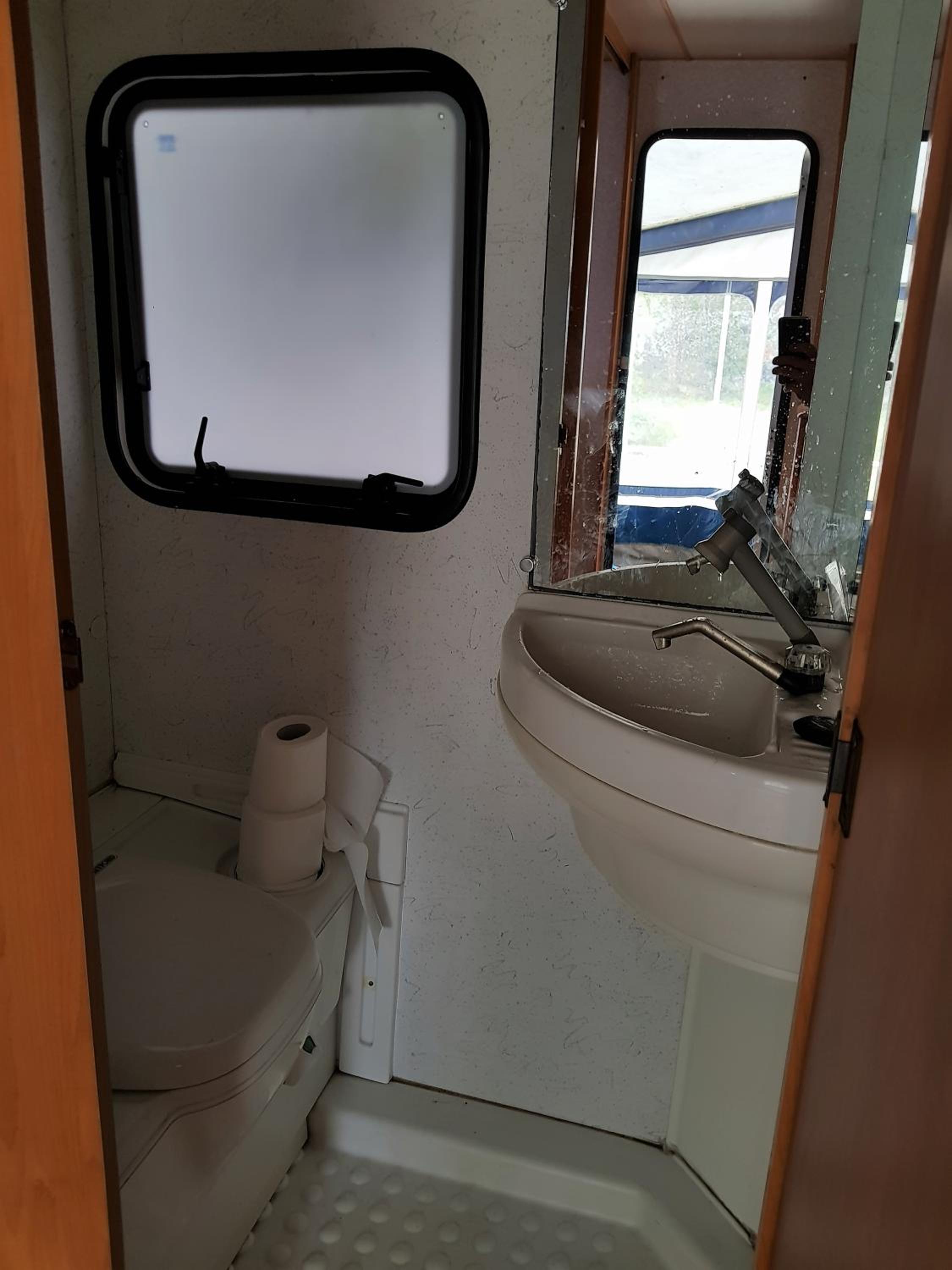 Caravan nr 11 photo 2