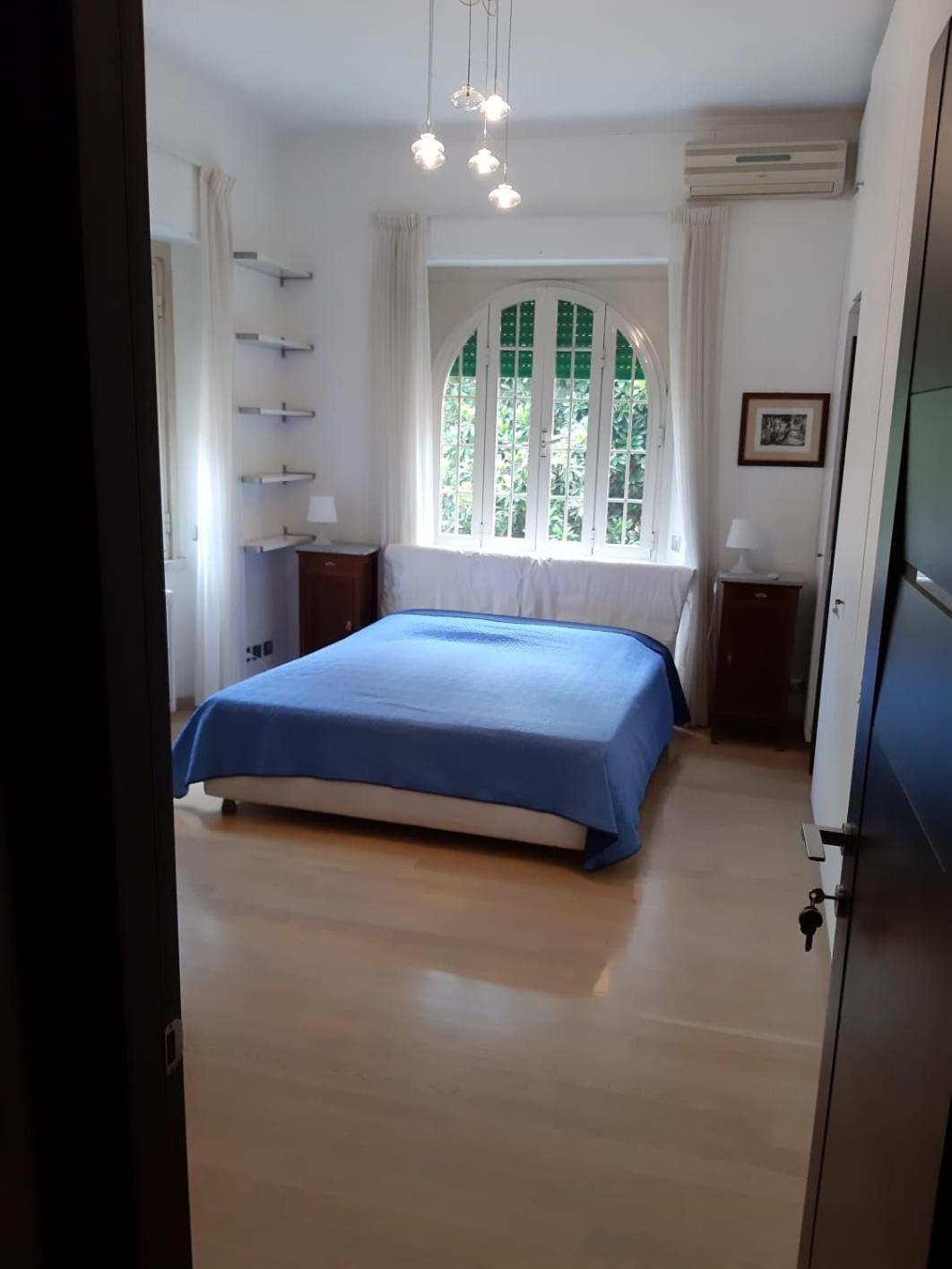 Double Room with Private External Bathroom photo 2