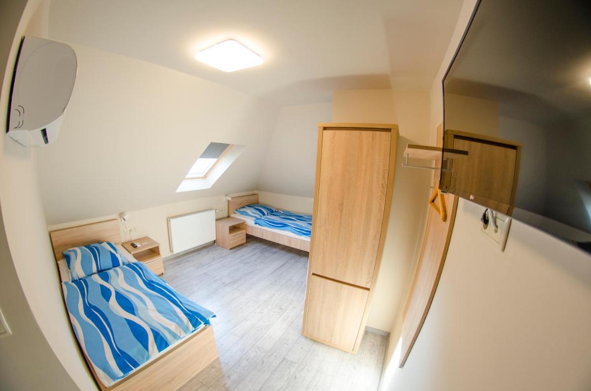 Superior Queen Room with Two Queen Beds photo 2