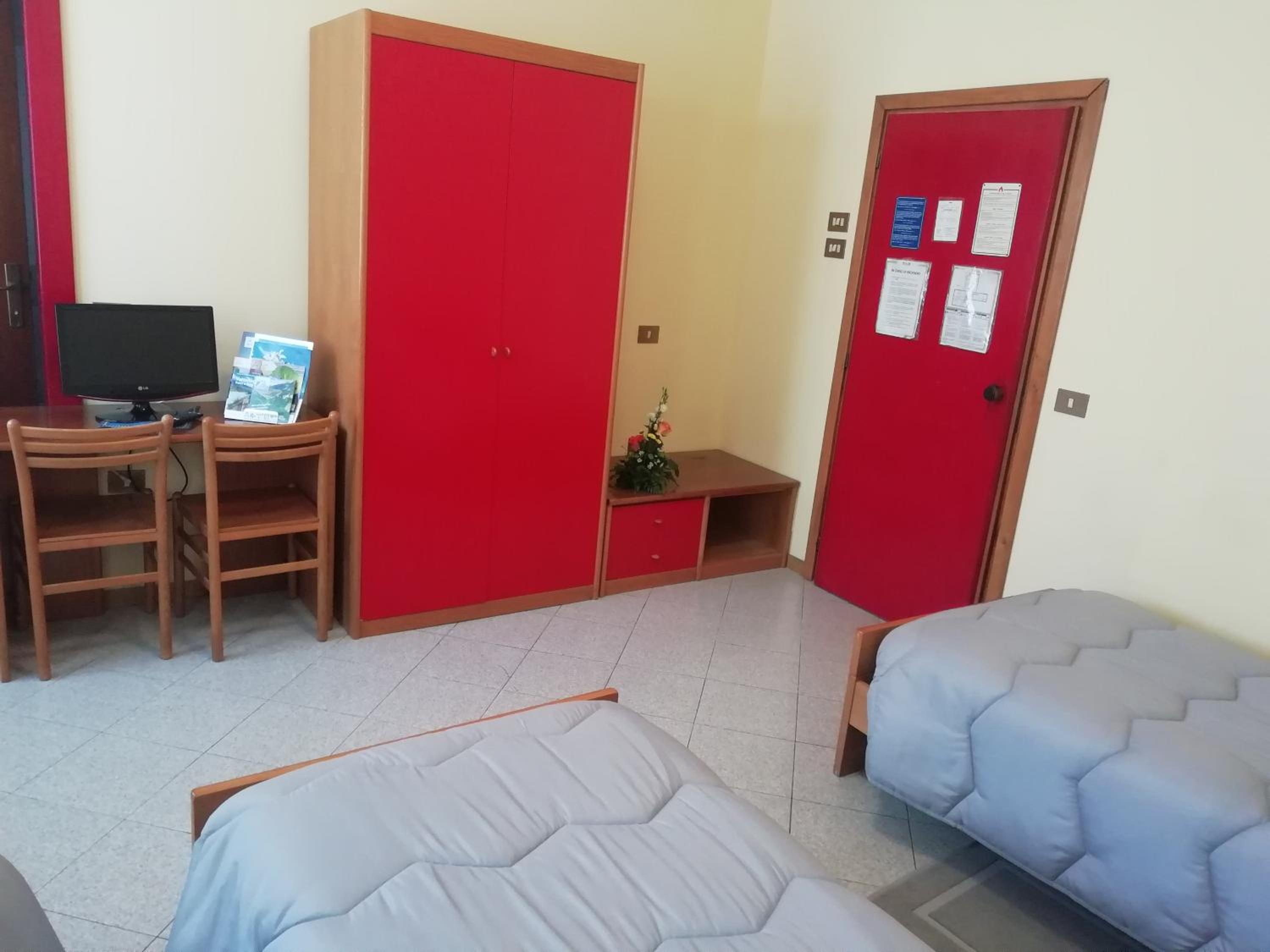 Classic Triple Room - Photo 2