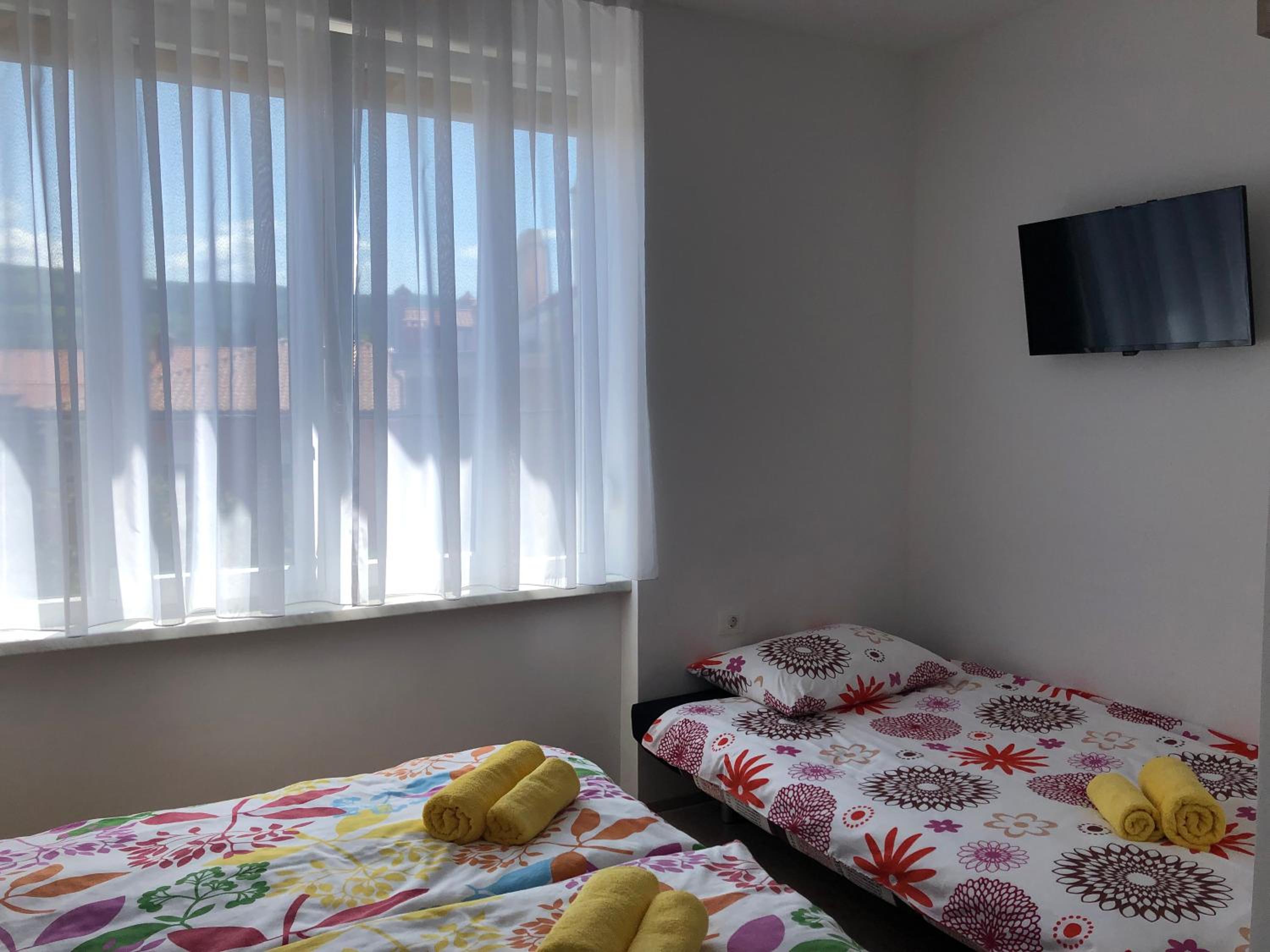 Double Room with Private Bathroom - Photo 5