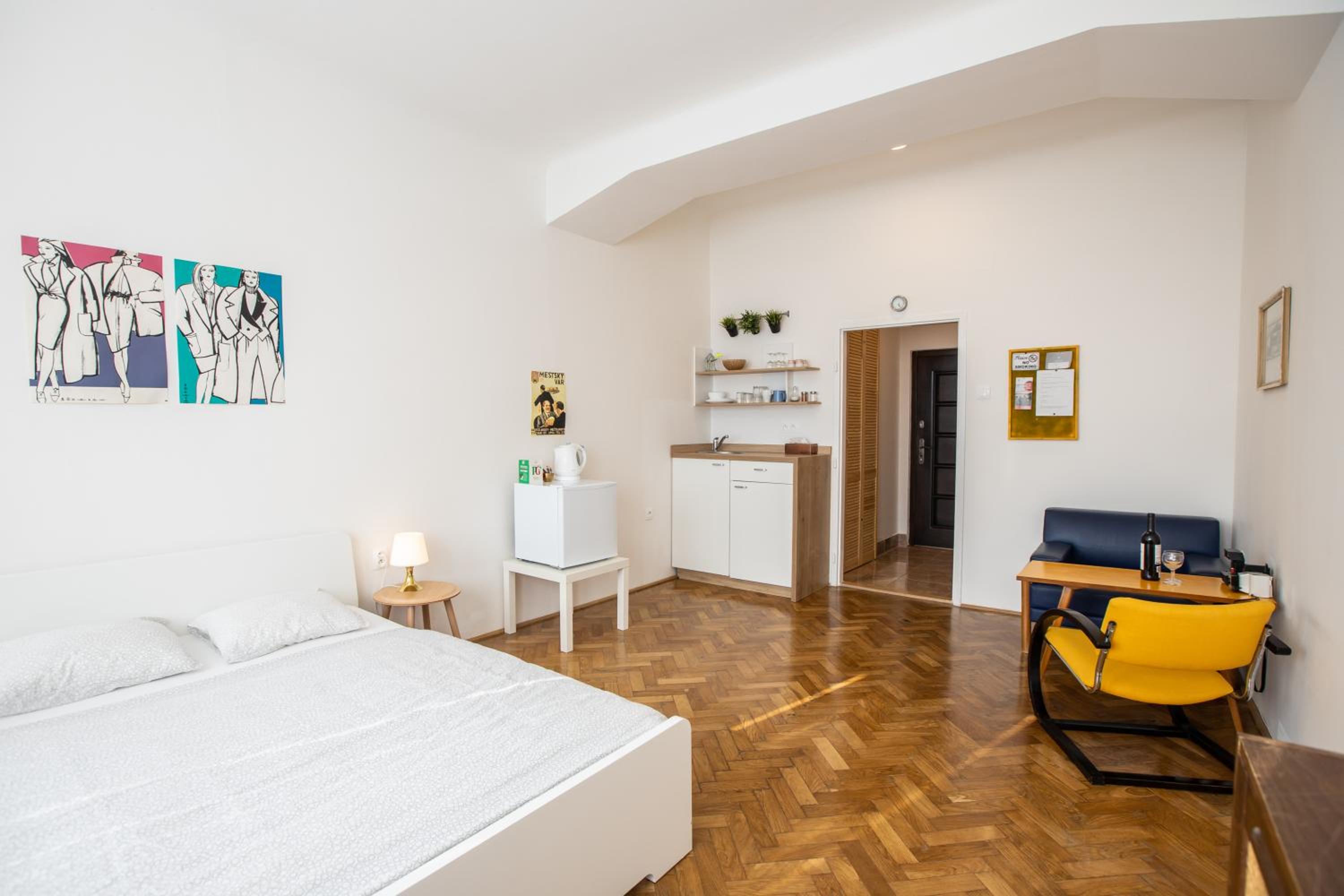 Studio Apartment - Photo 5