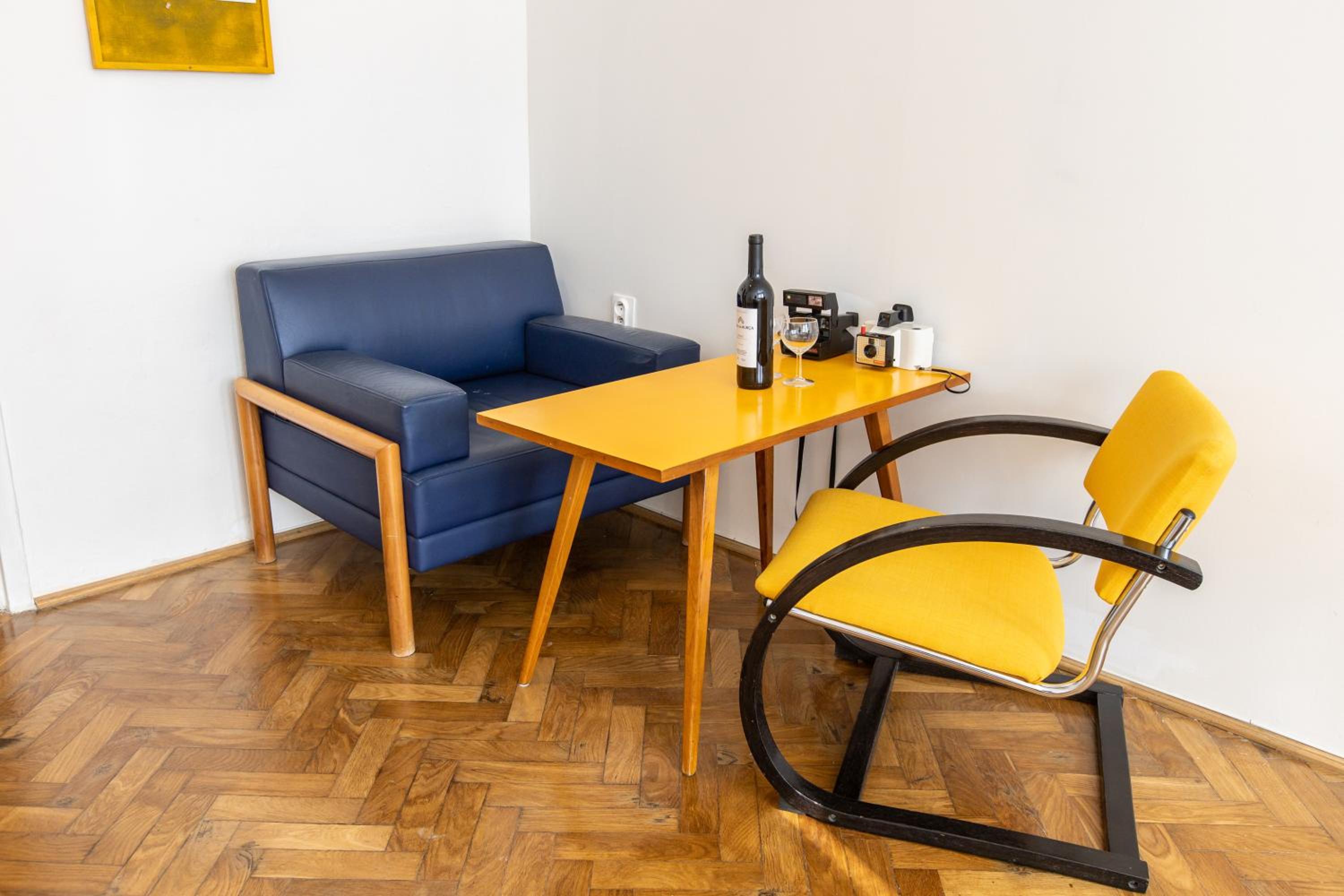 Studio Apartment - Photo 4
