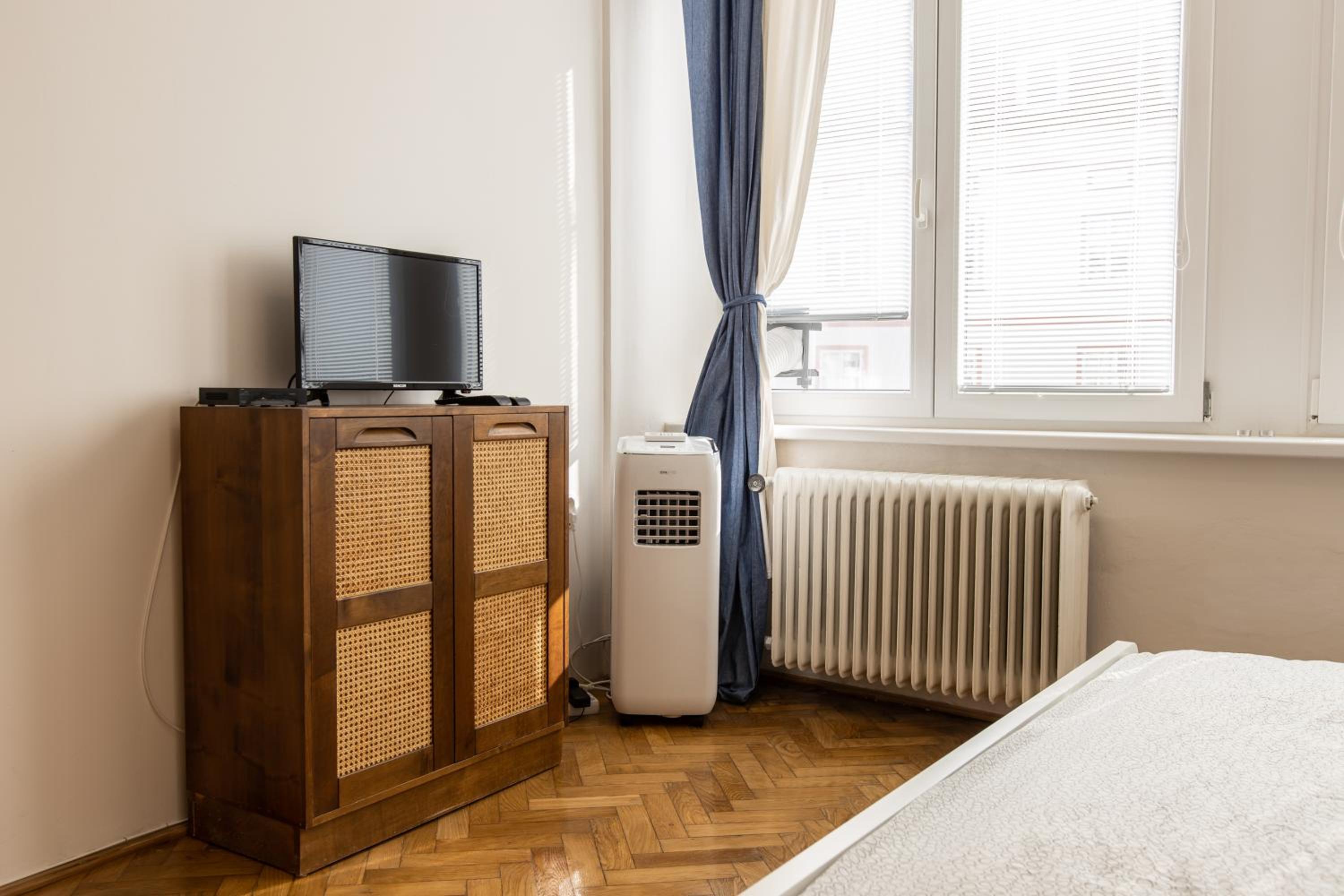 Studio Apartment - Photo 10