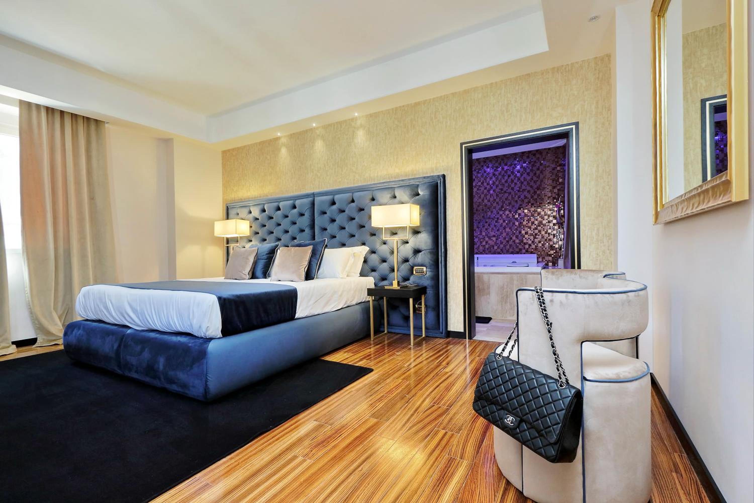 King Suite with Spa Bath photo 2