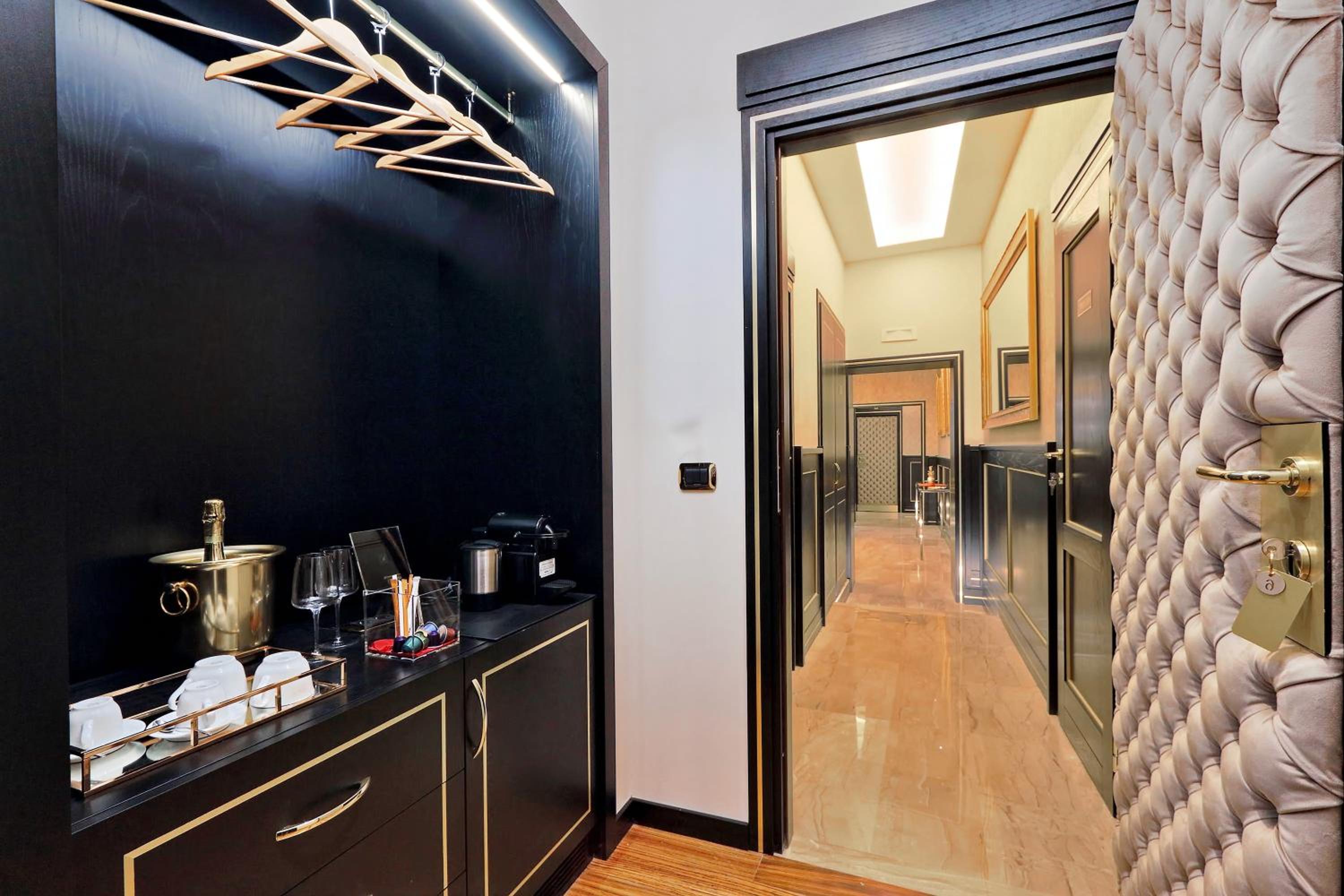 Superior Suite with Shower photo 1