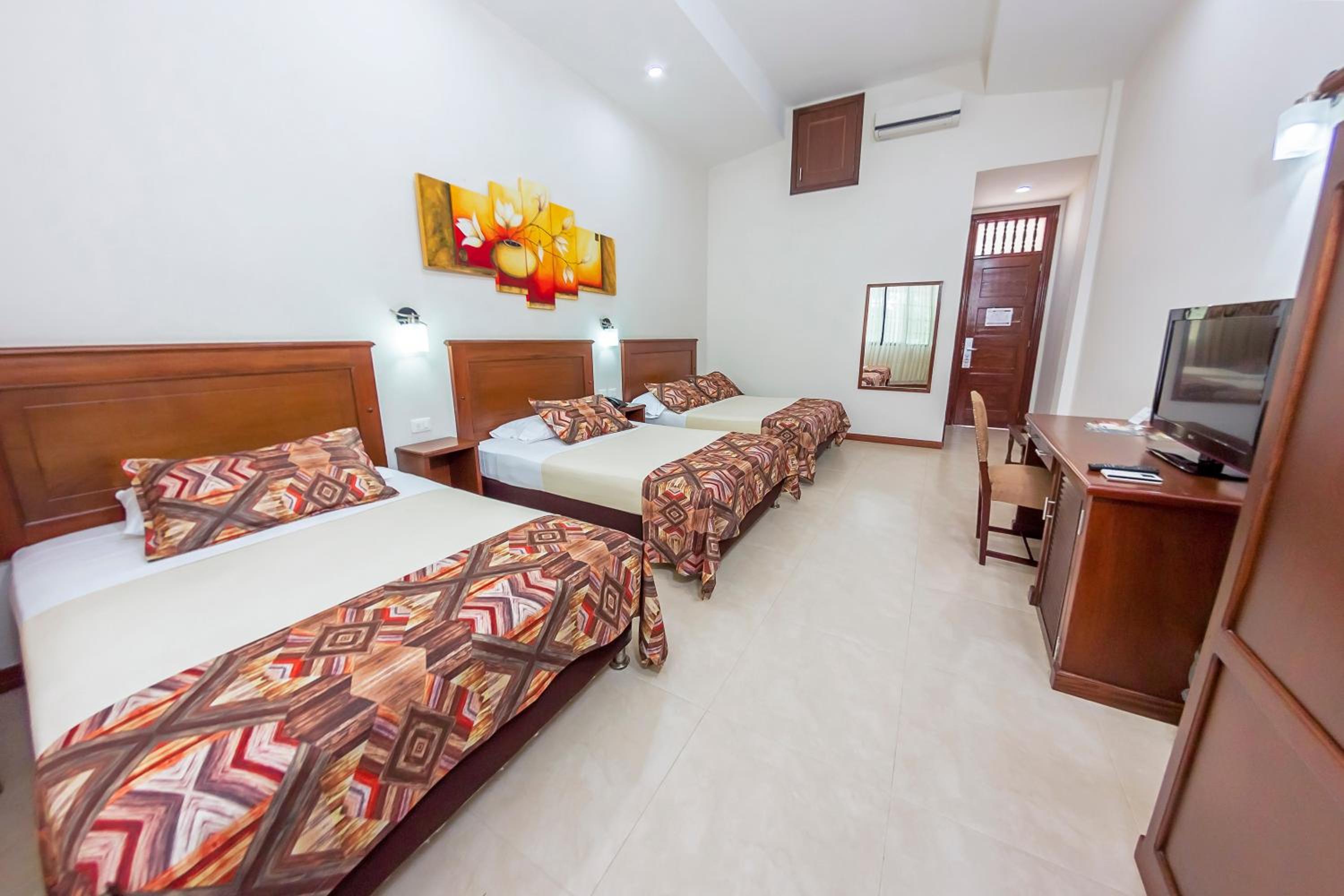 Standard Twin Room - Photo 5