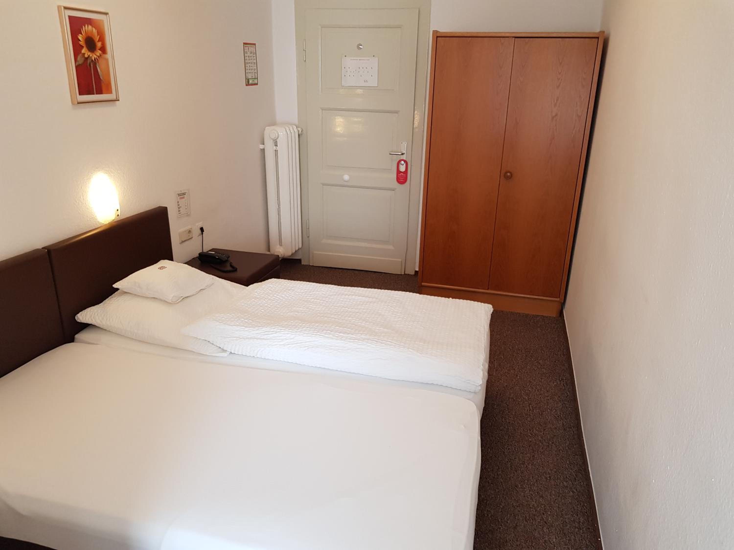 Economy Double or Twin Room photo 3