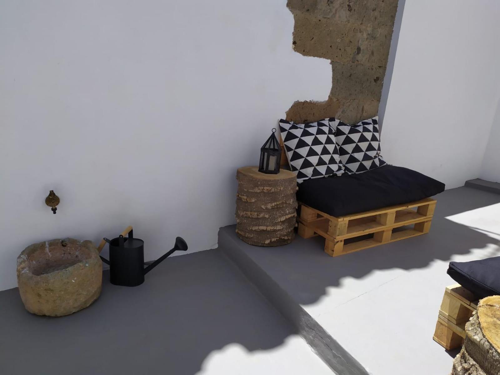 One-Bedroom House - Photo 11