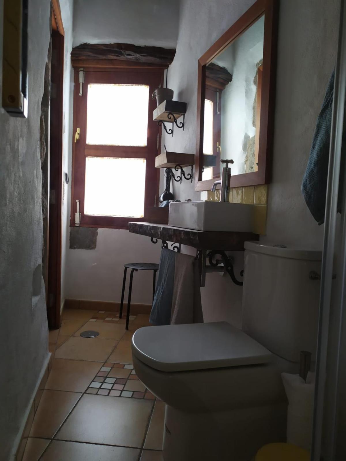 One-Bedroom House - Photo 5