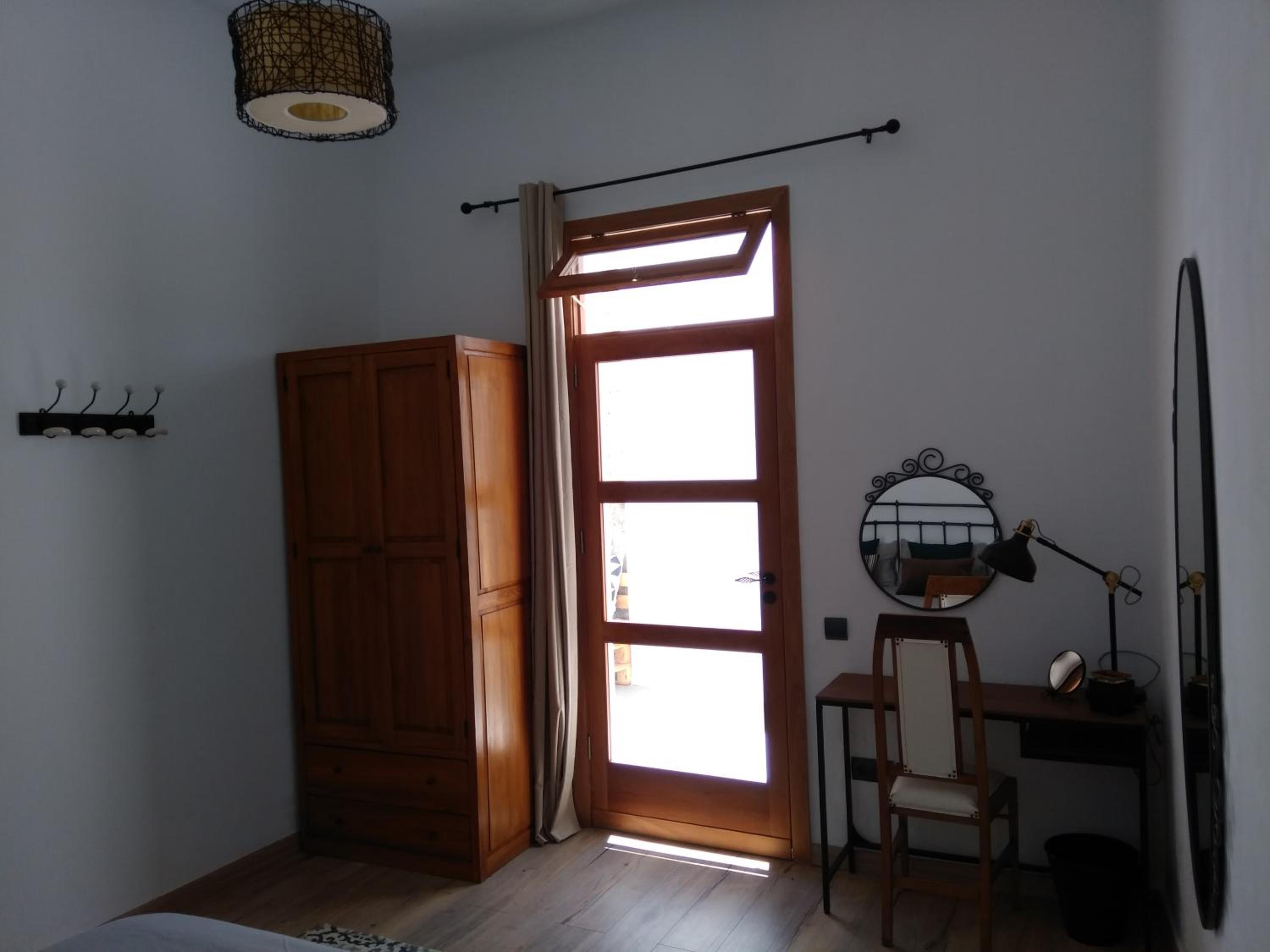 One-Bedroom House - Photo 10