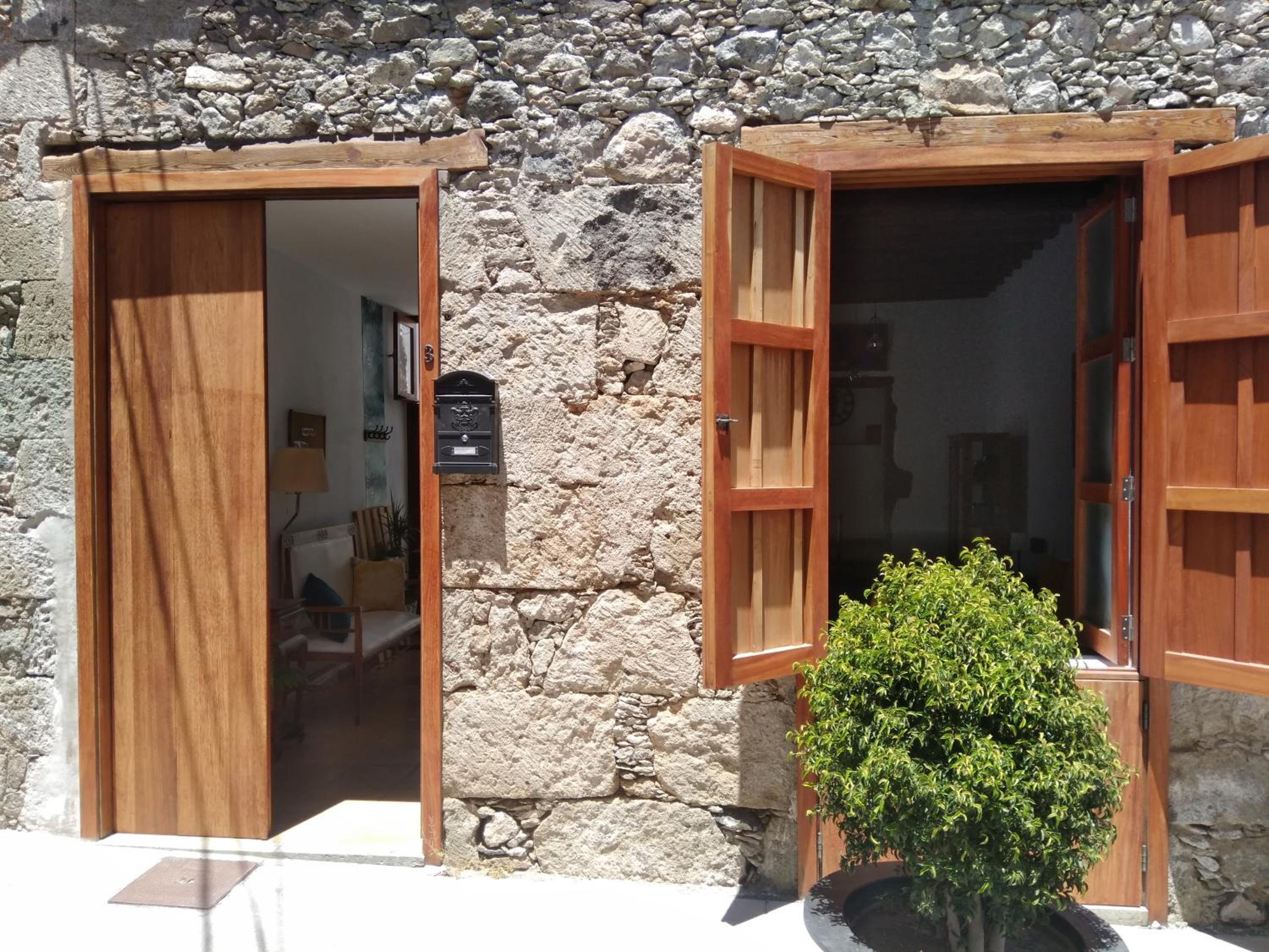 One-Bedroom House - Photo 14