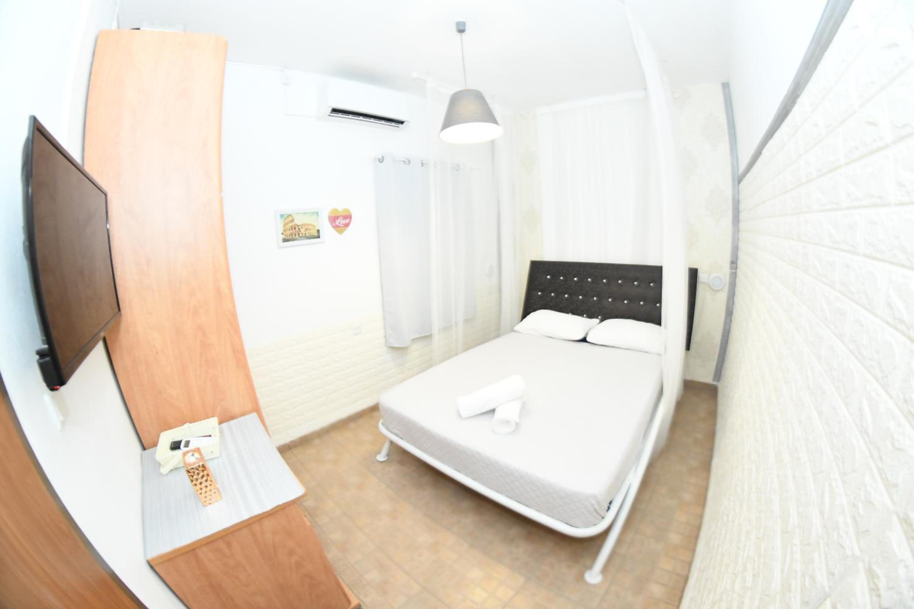 Two-Bedroom Suite - Photo 3