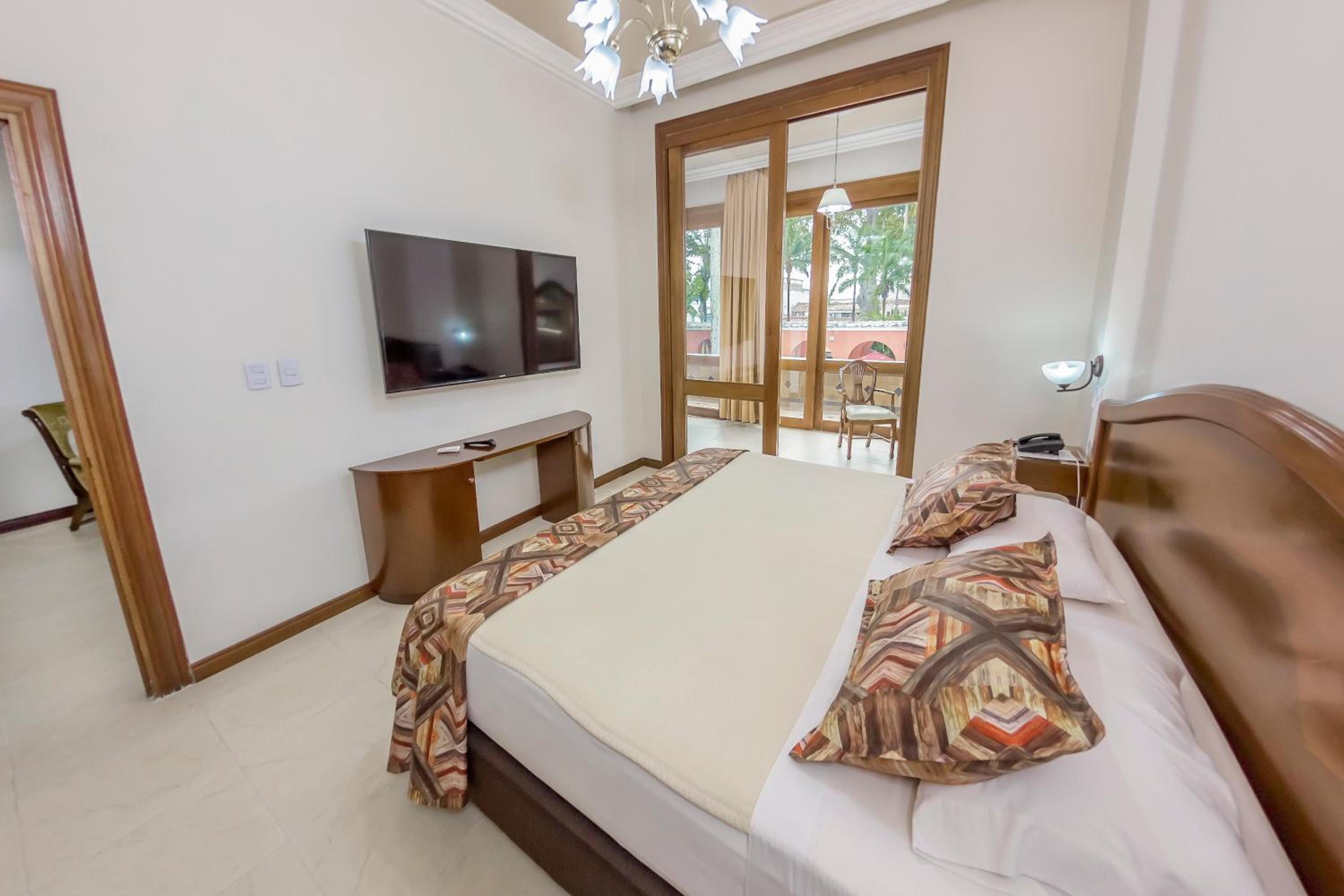 Deluxe Suite - Photo 1