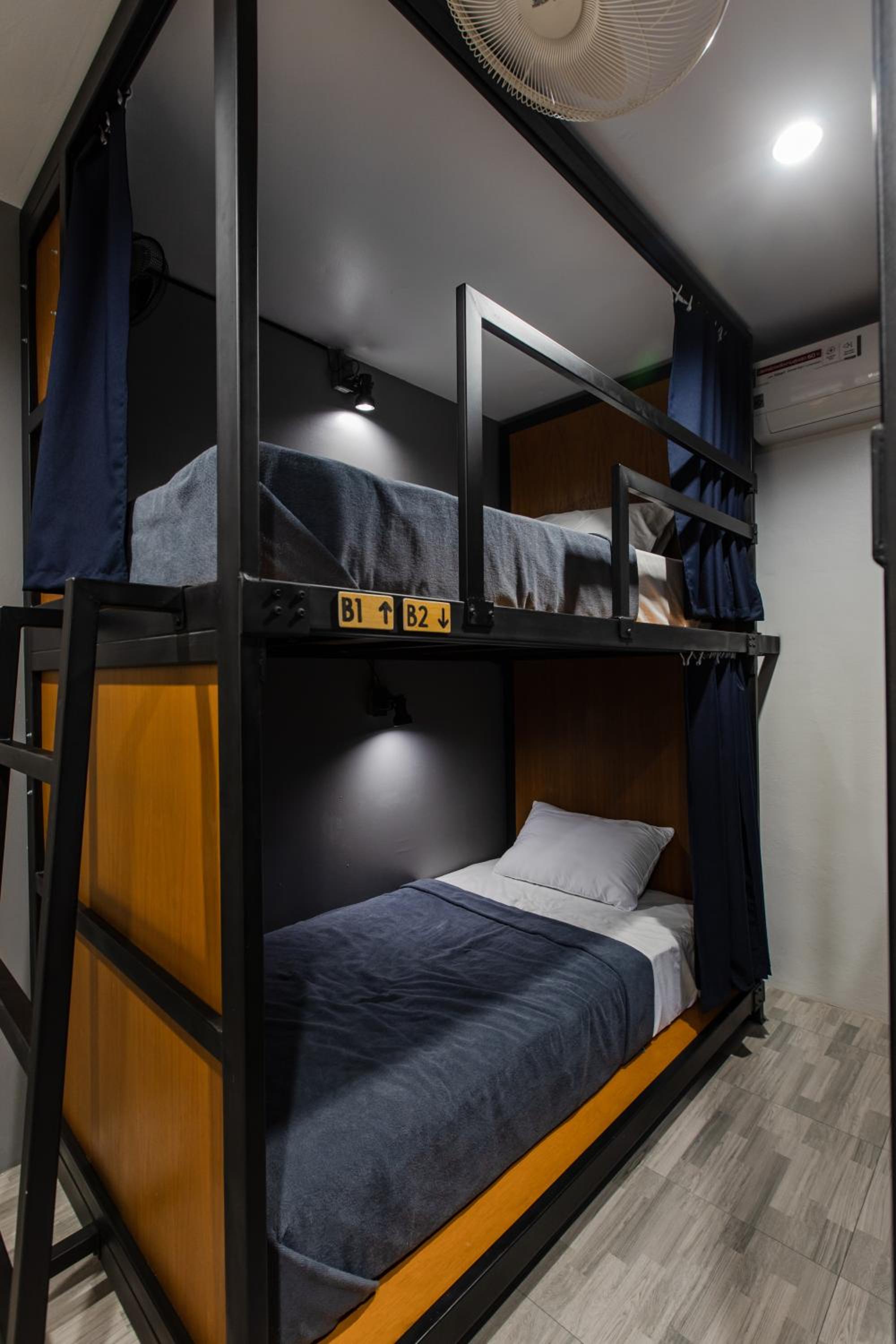 Bunk Bed in Female Dormitory Room   photo 3