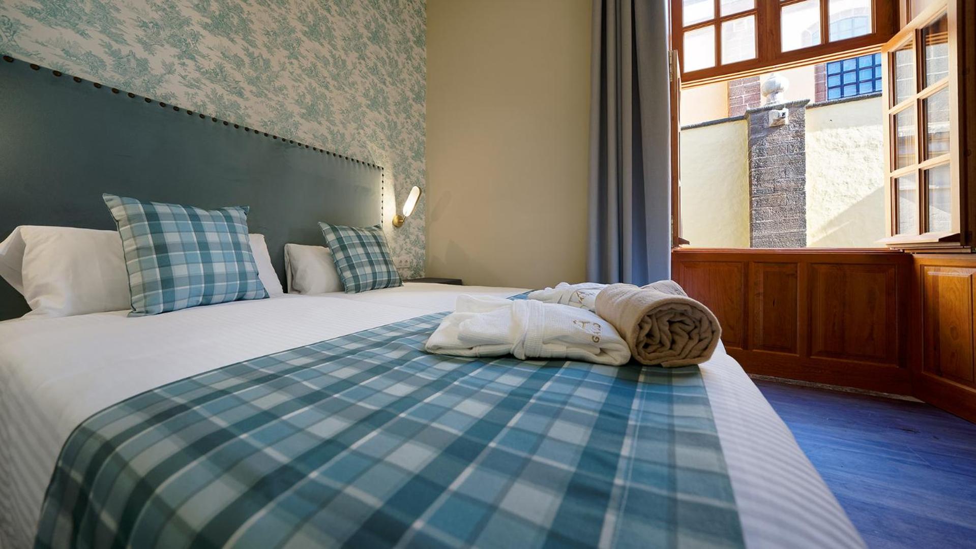 Double or Twin Room with View photo 3