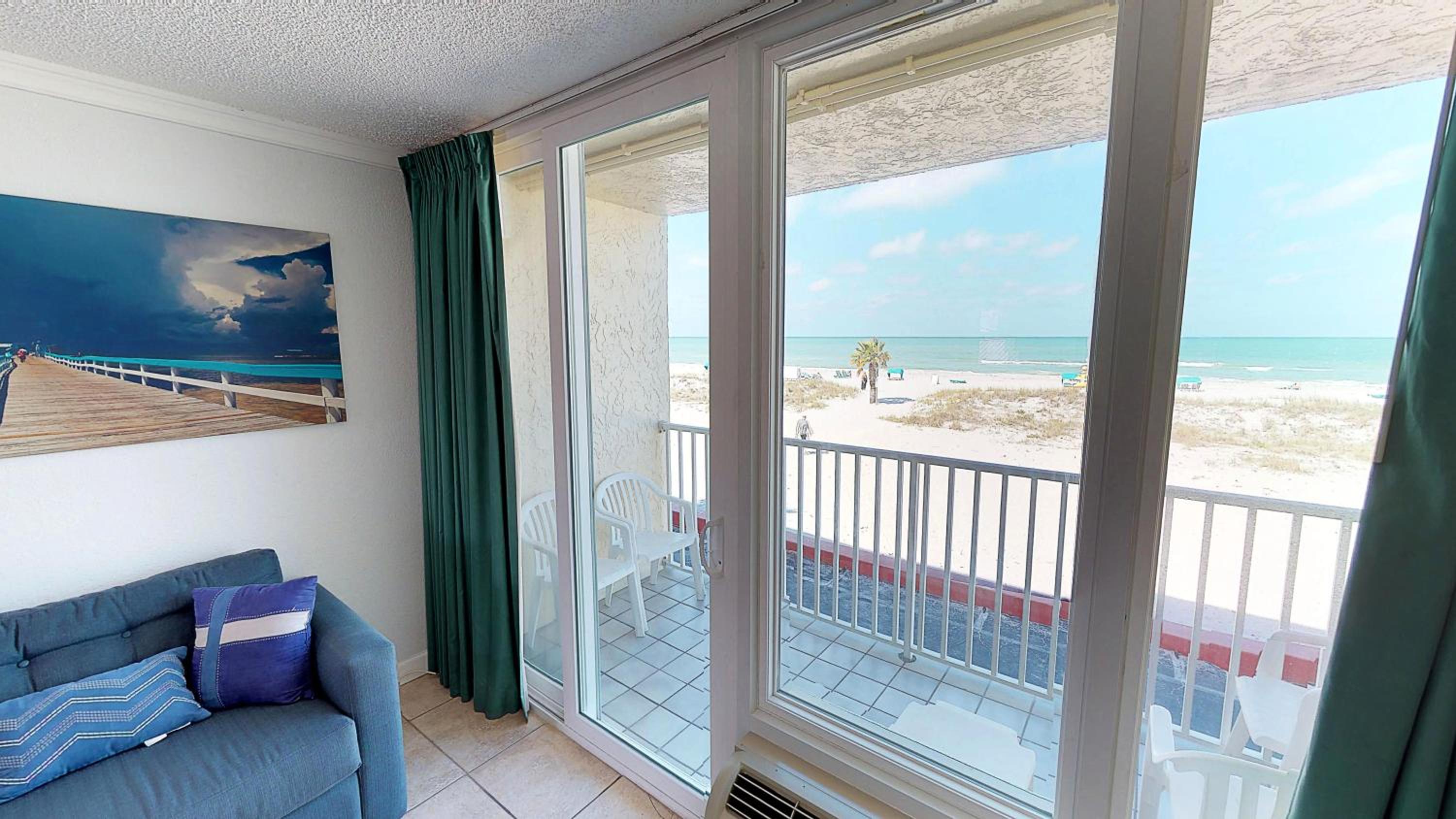 Standard King Ocean View - 210 - Photo 2