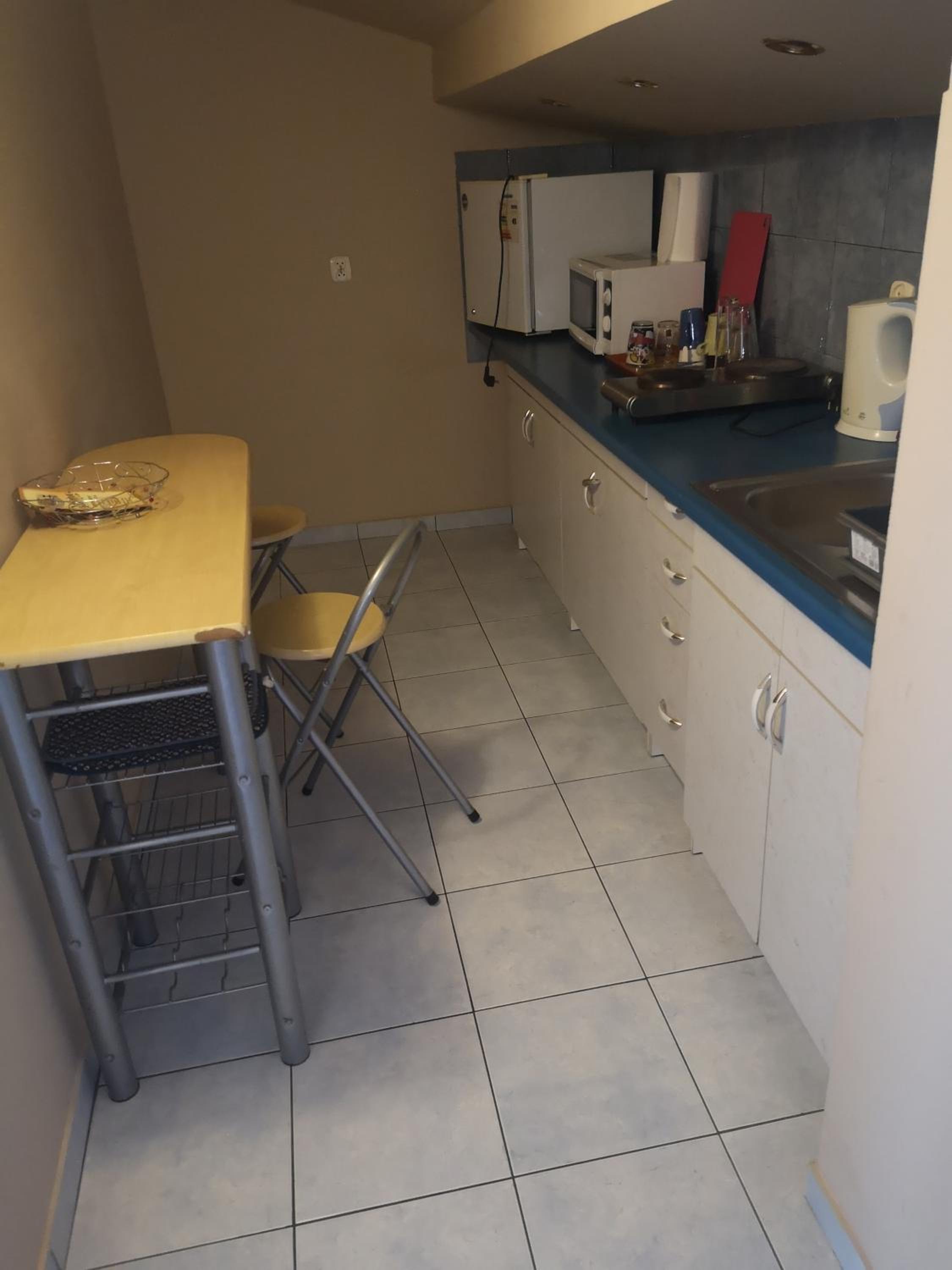 Studio Apartment - Photo 4