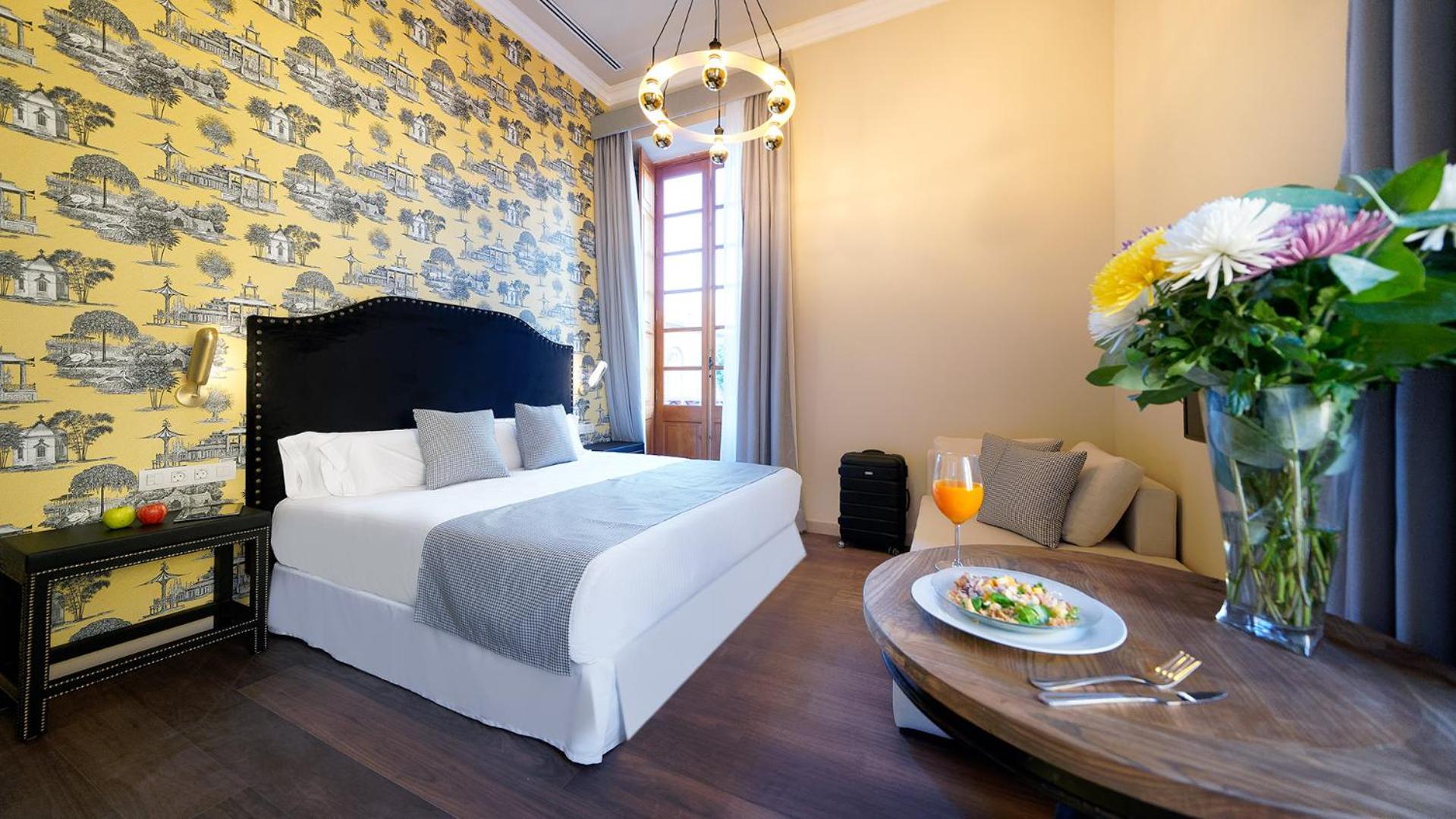 Superior Deluxe Double or Twin Room  photo 3