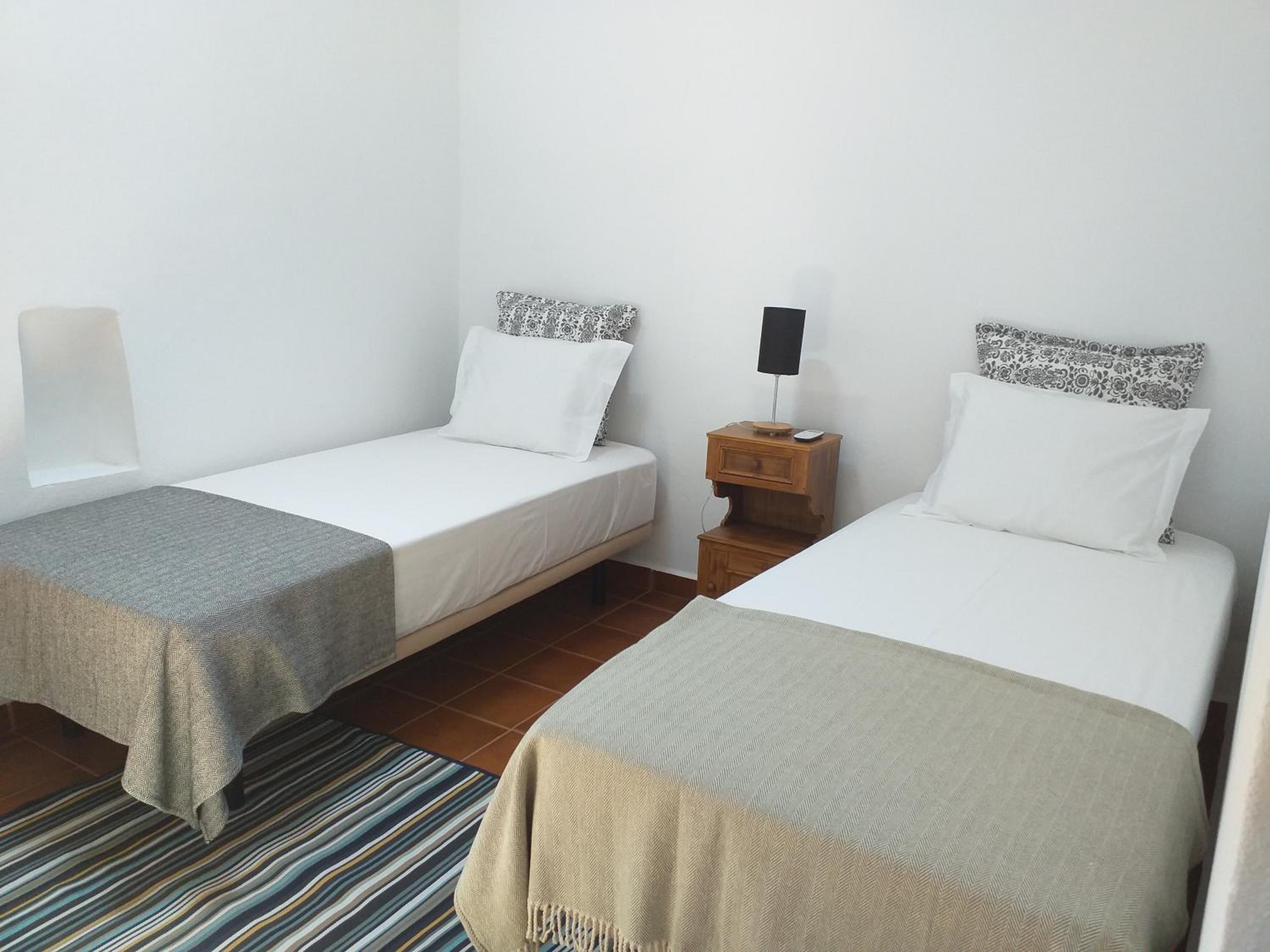Two-Bedroom House - Photo 3