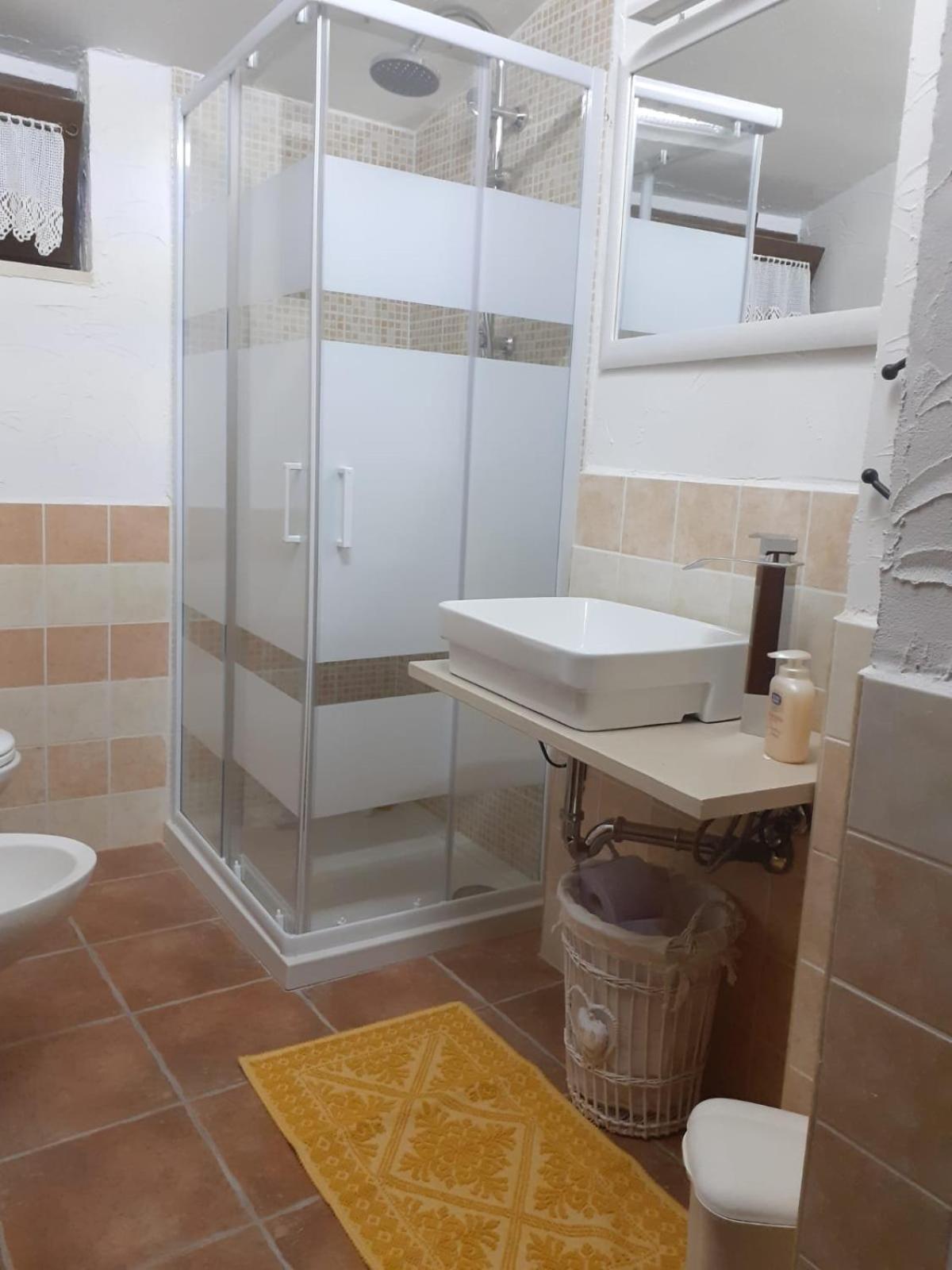 Quadruple Room with Private Bathroom photo 3