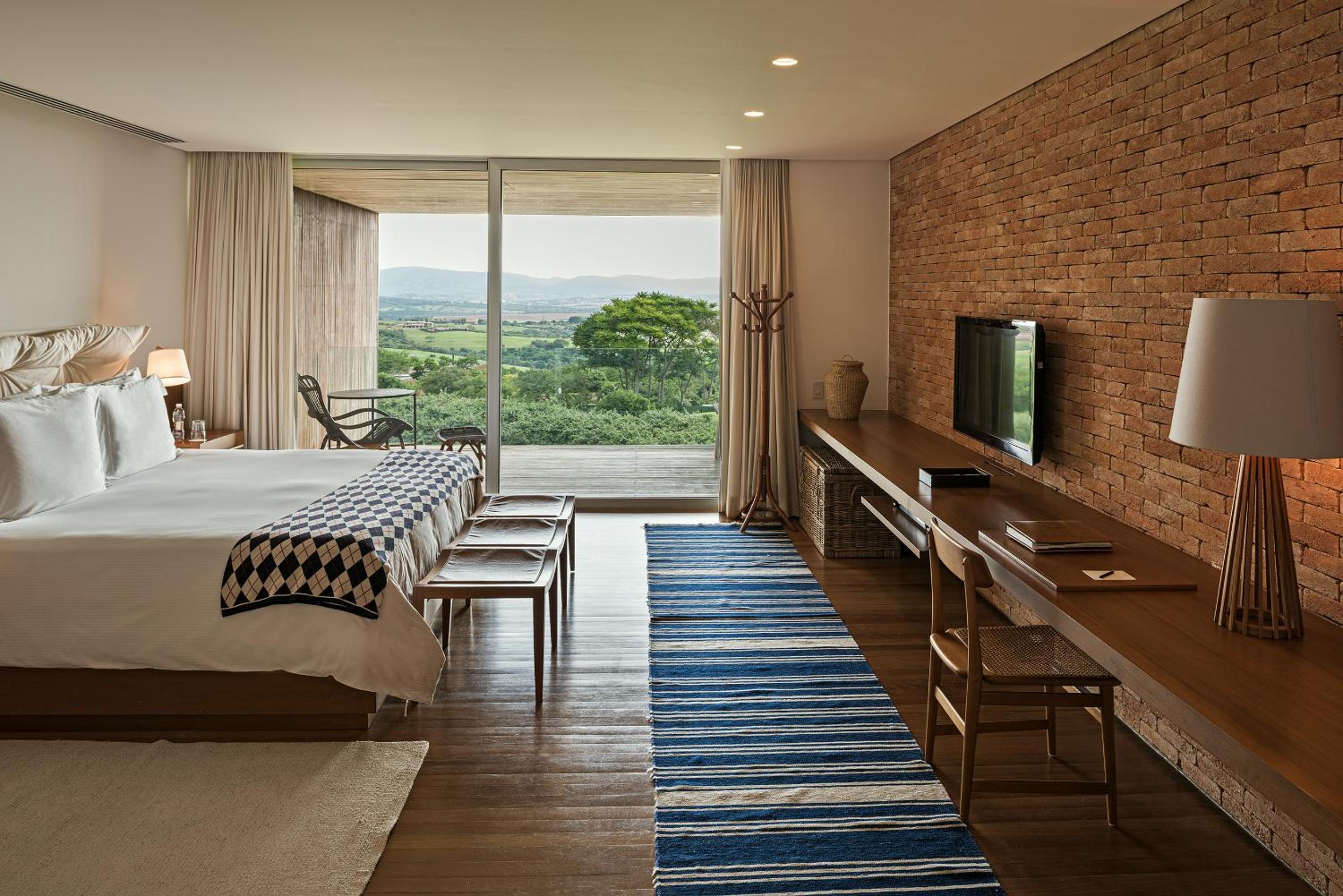 Suite (2 Adults) photo 2