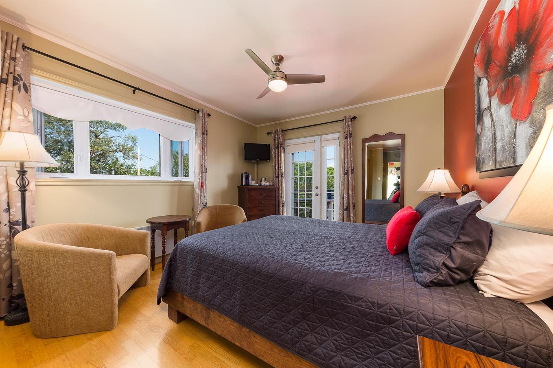 Deluxe Queen Room