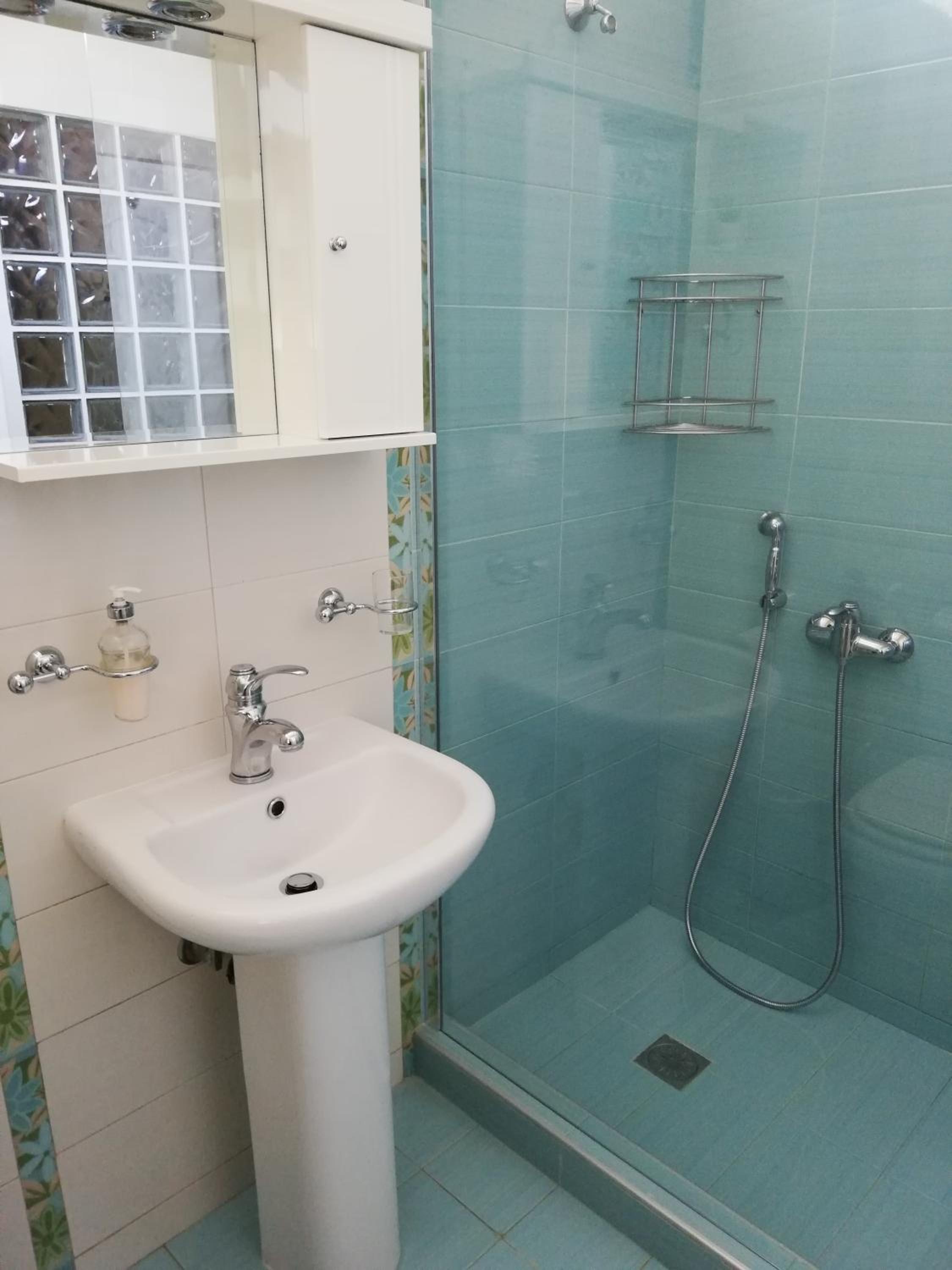 One-Bedroom Apartment - Photo 17