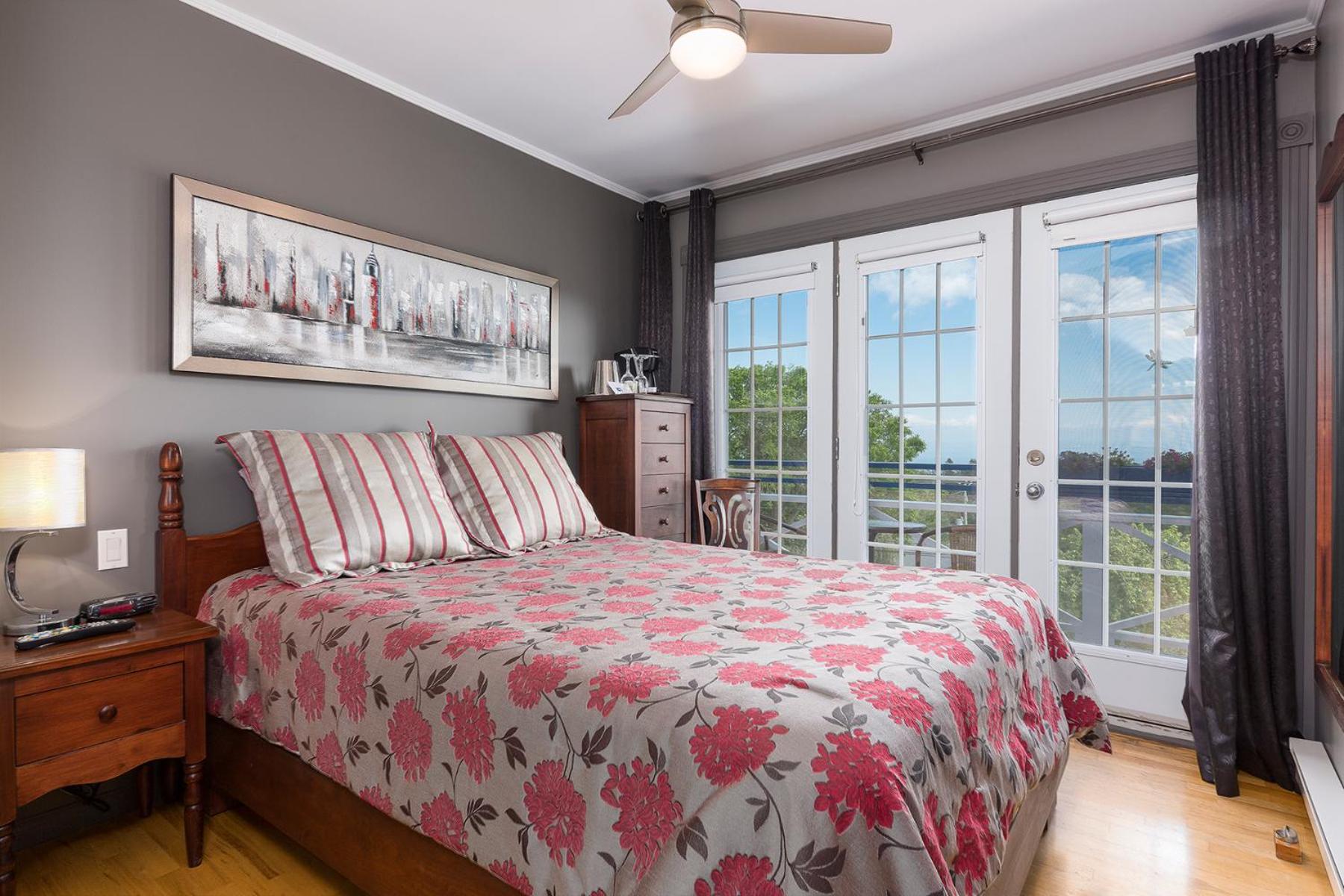 Premier Queen Room