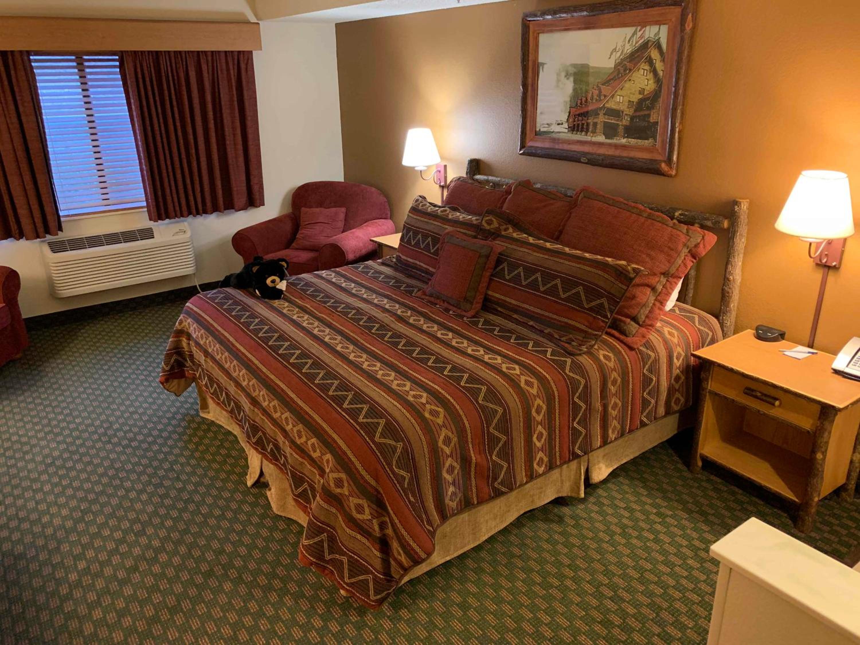 1 King Bed and 1 Queen Bed, Non-Smoking photo 1