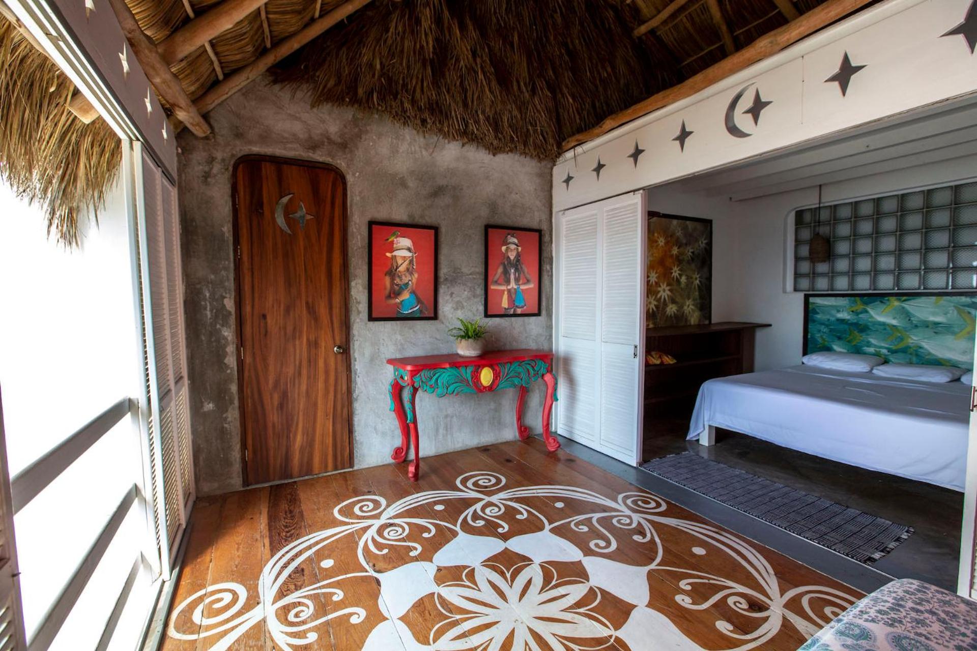Standard Twin Room with Sea View - Photo 9