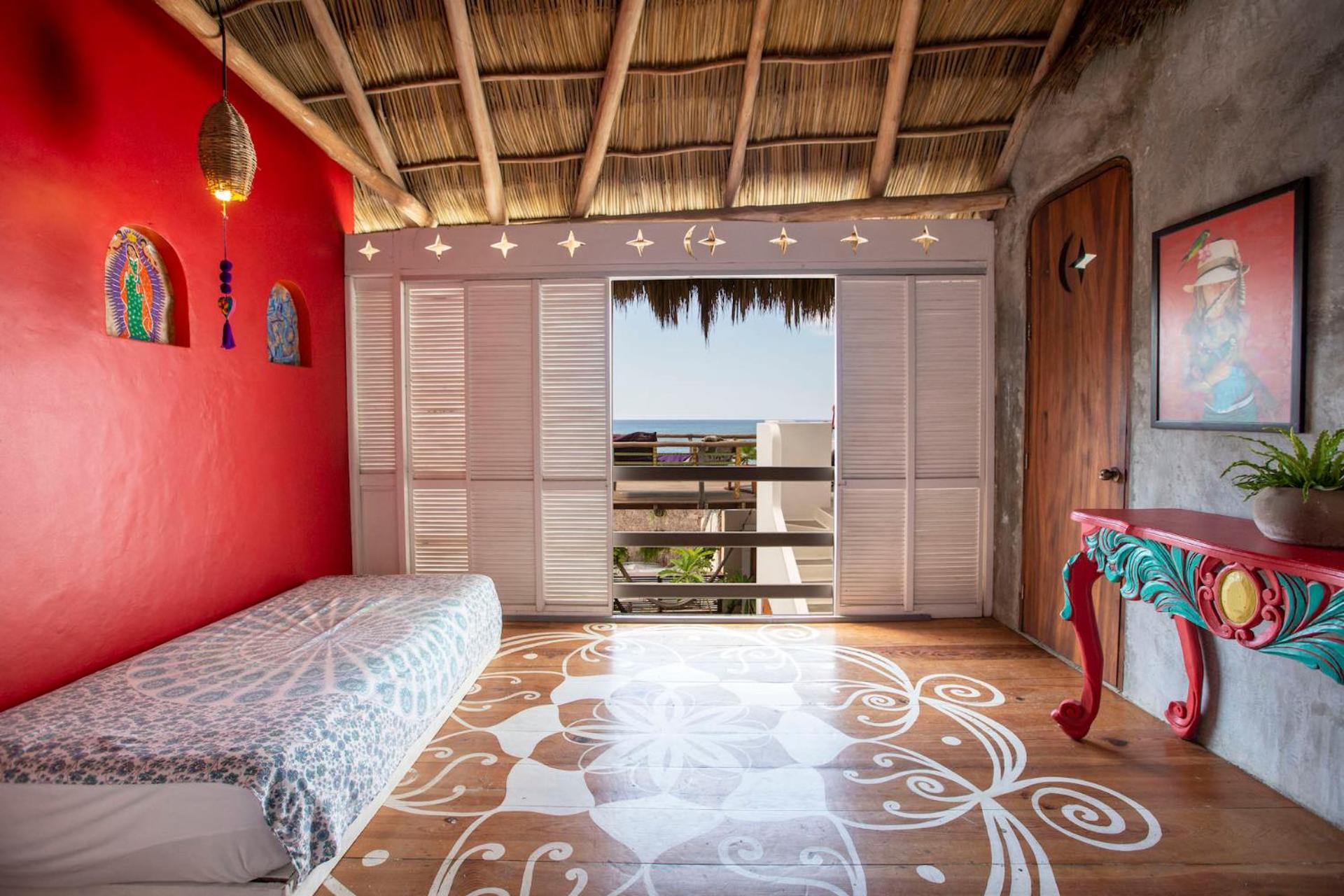 Standard Twin Room with Sea View - Photo 2