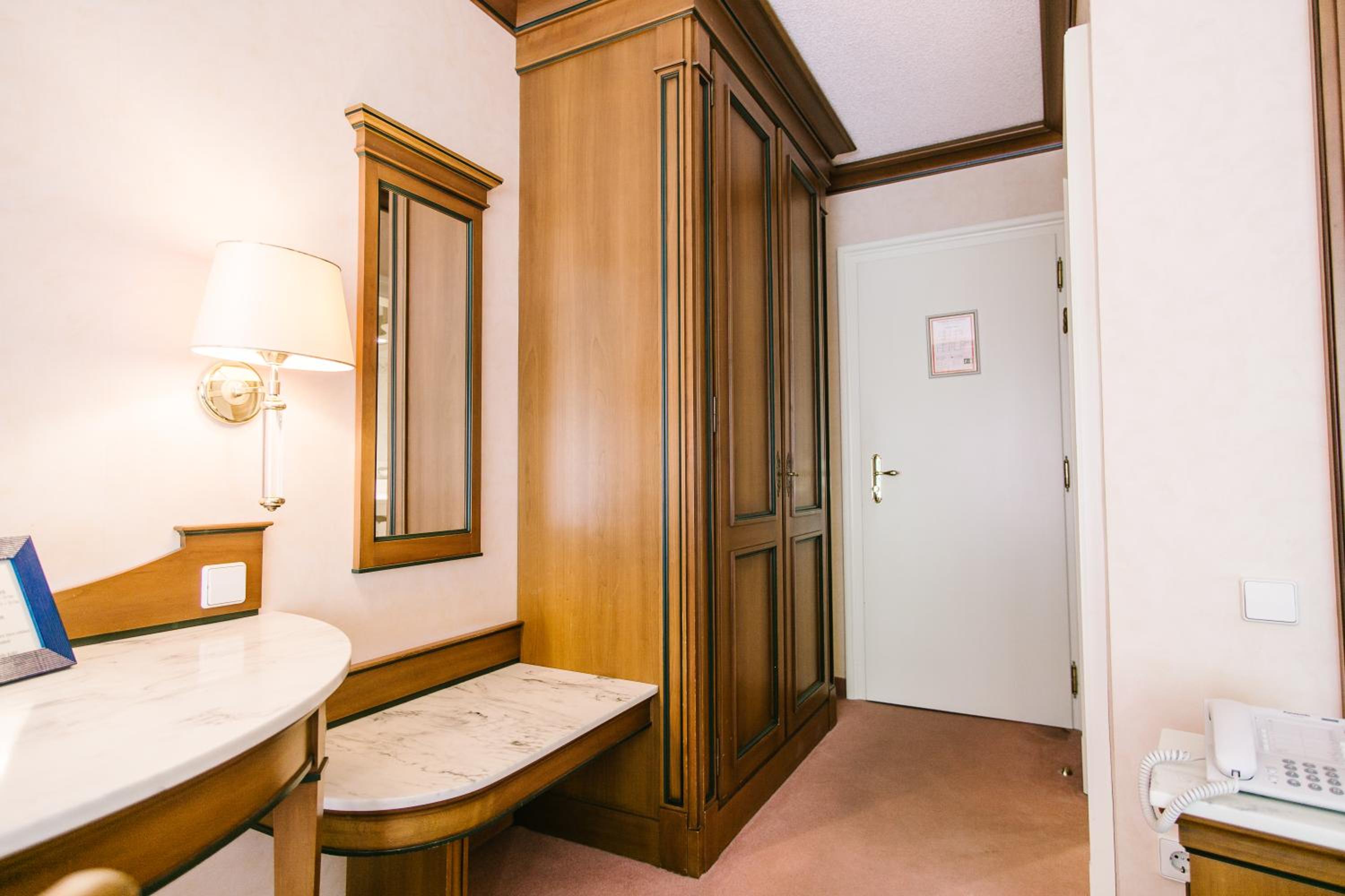 Single Room Directoire / Empire photo 1