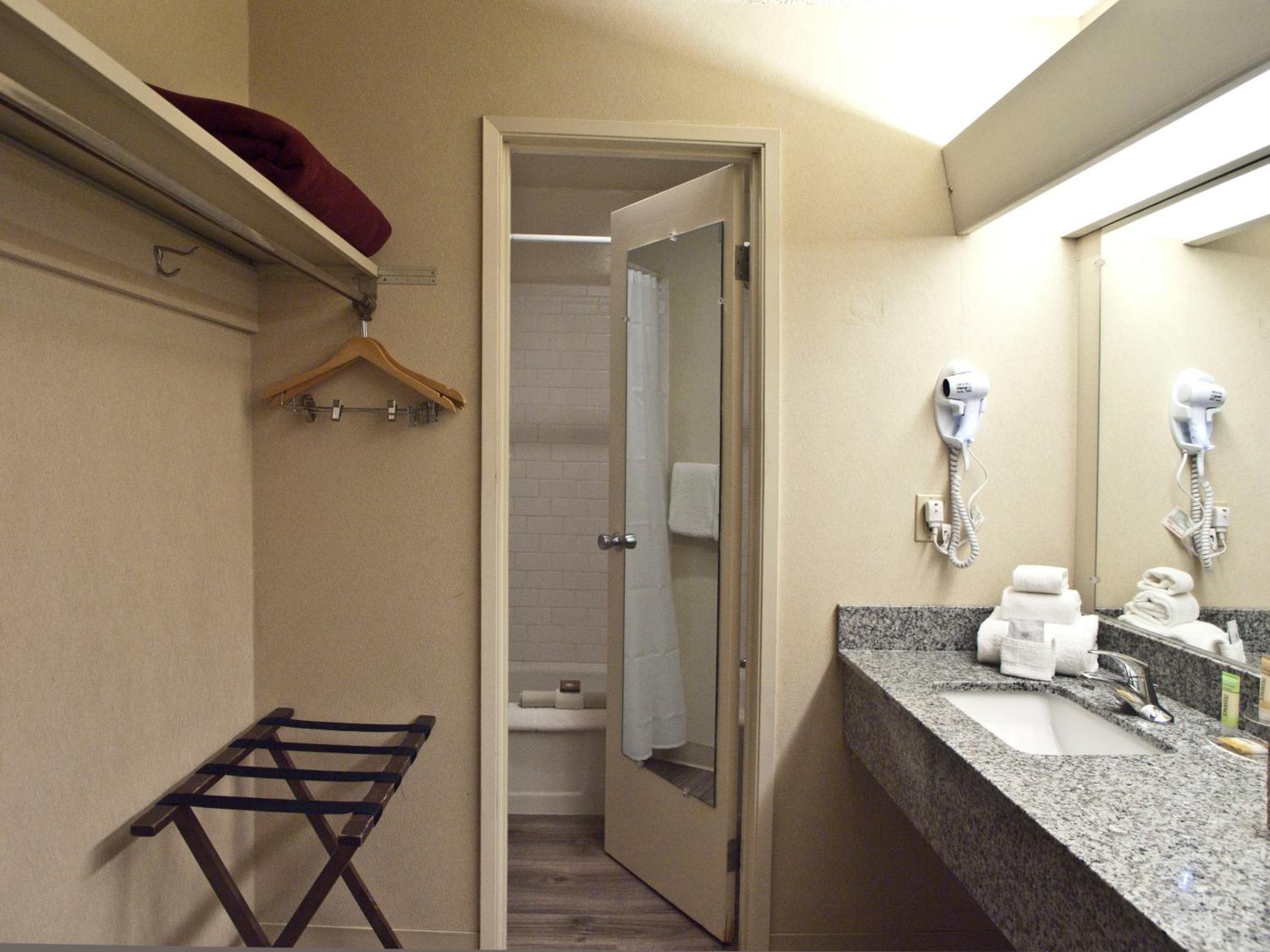 King Room - Photo 16
