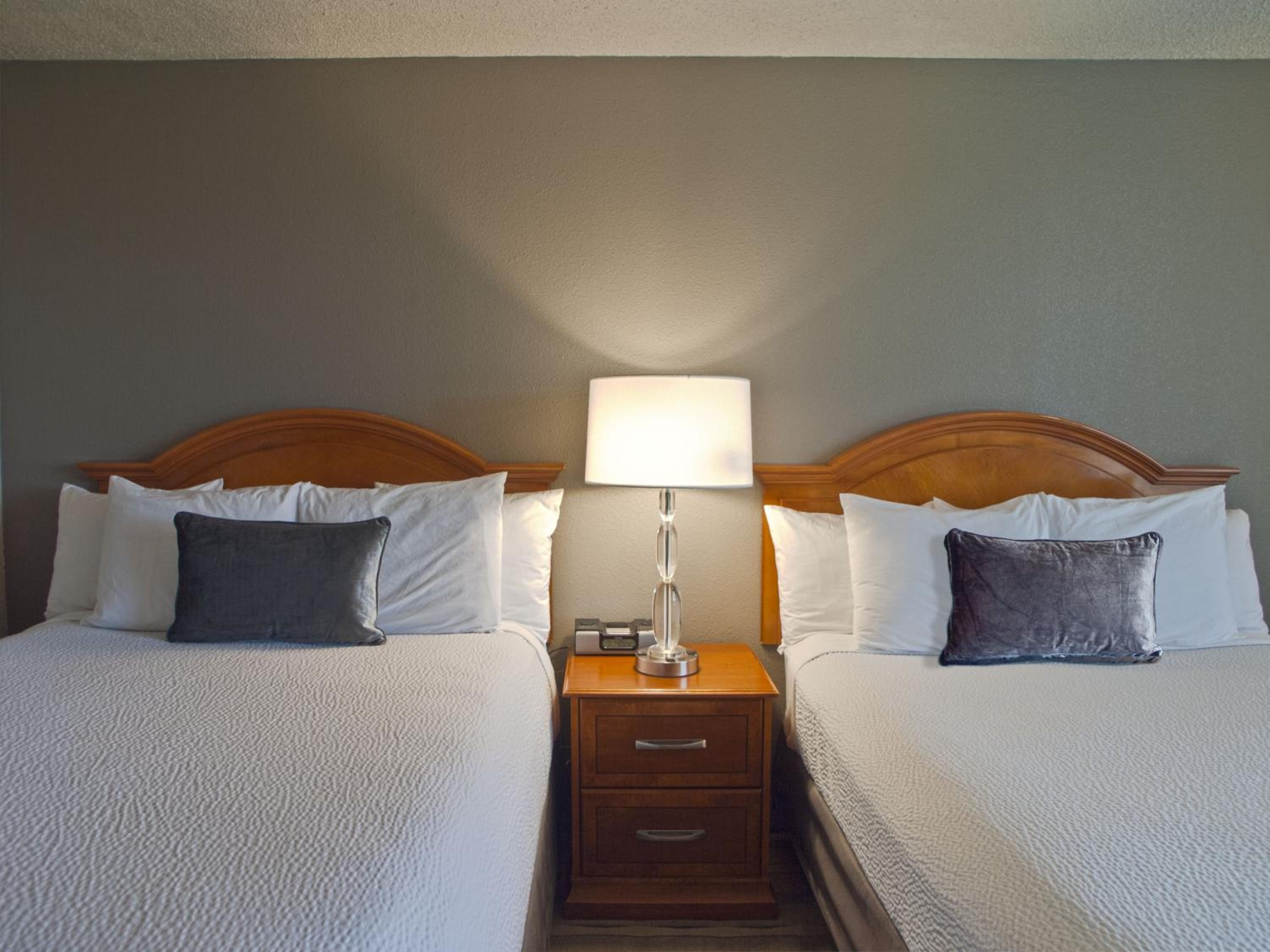 Queen Room with Two Queen Beds - Photo 10