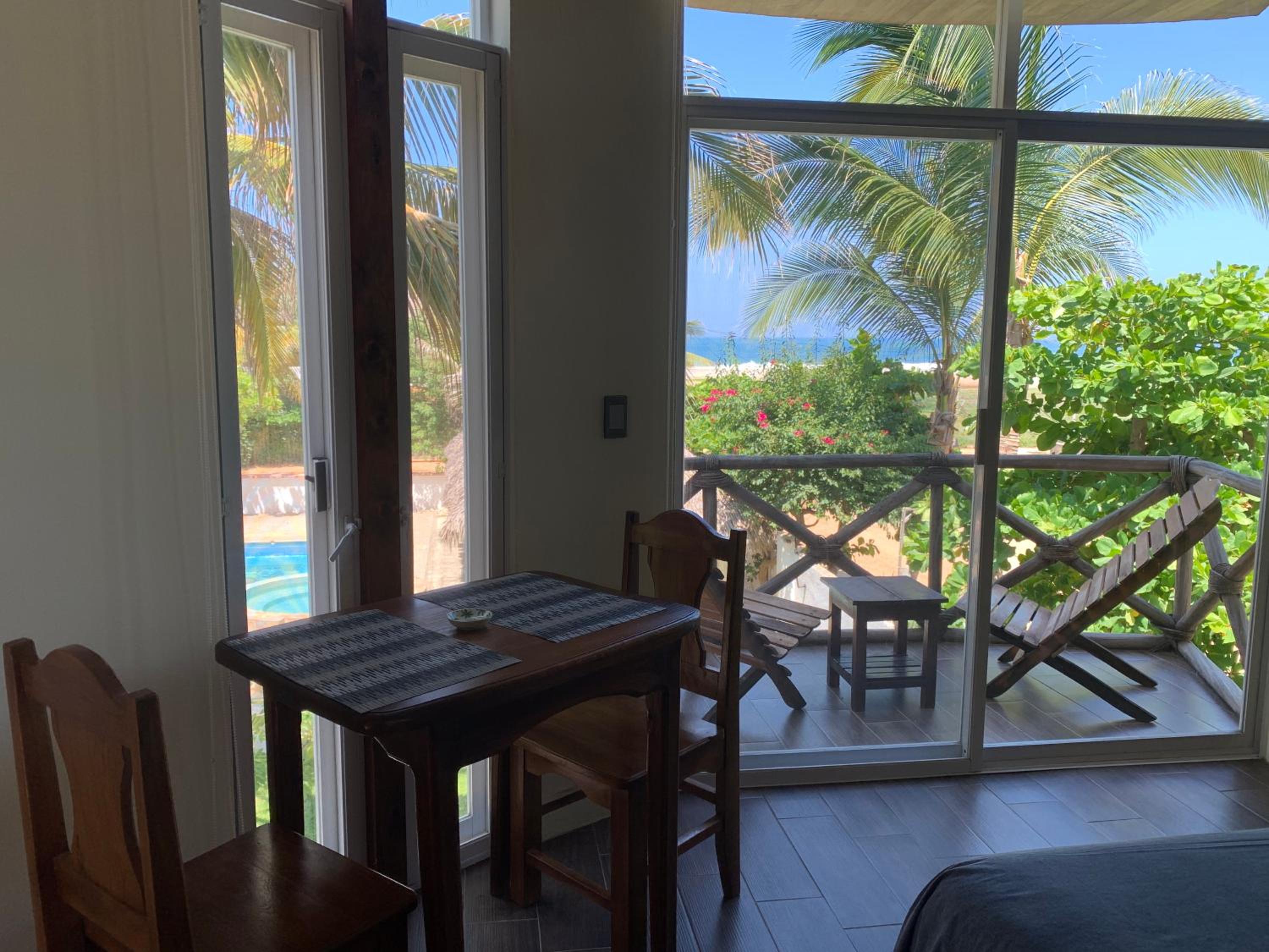 Apartment with Sea View - Photo 6