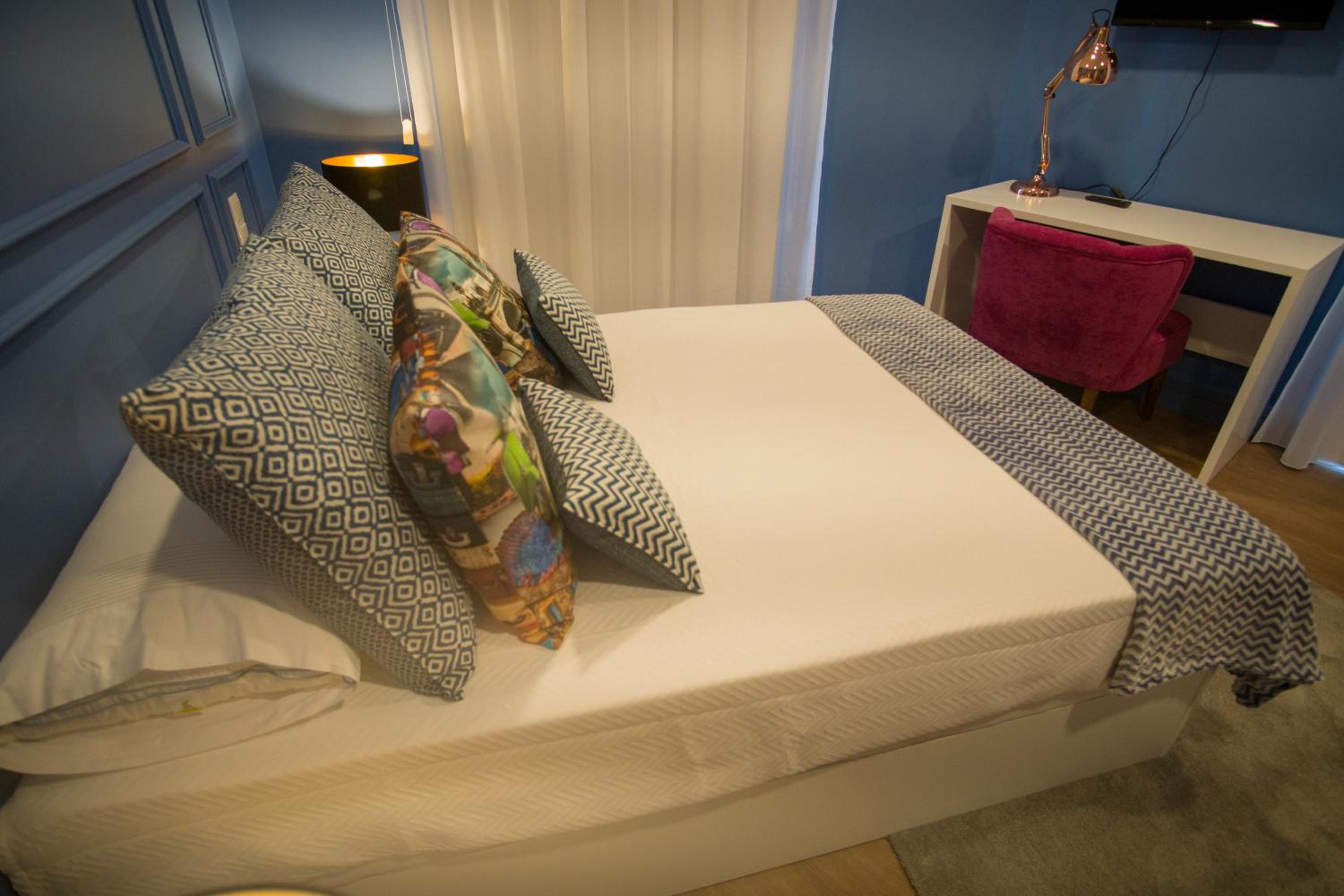 Deluxe Double Room with Balcony - Photo 14