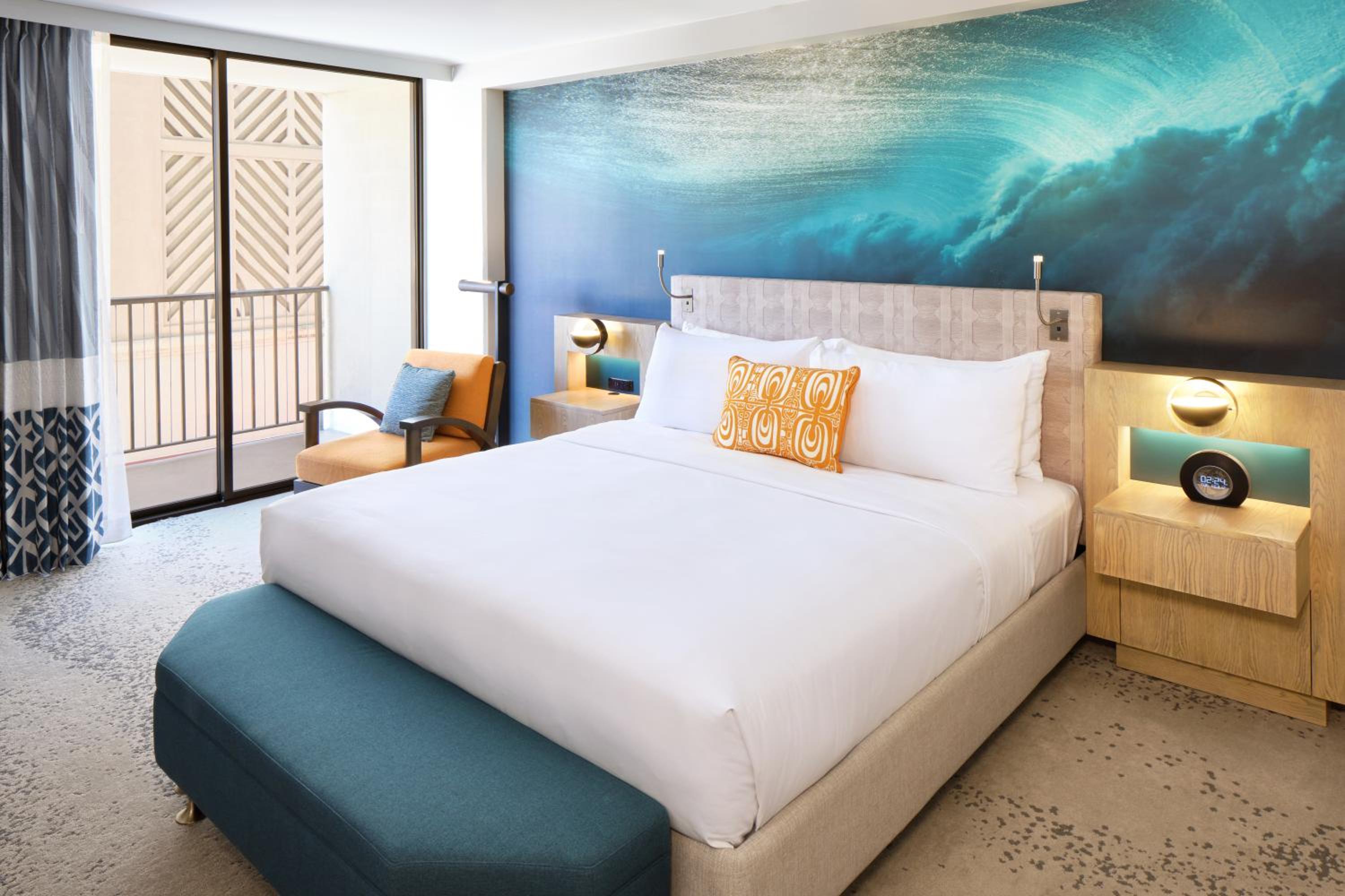 Waikiki View 1 King Bed - Photo 6