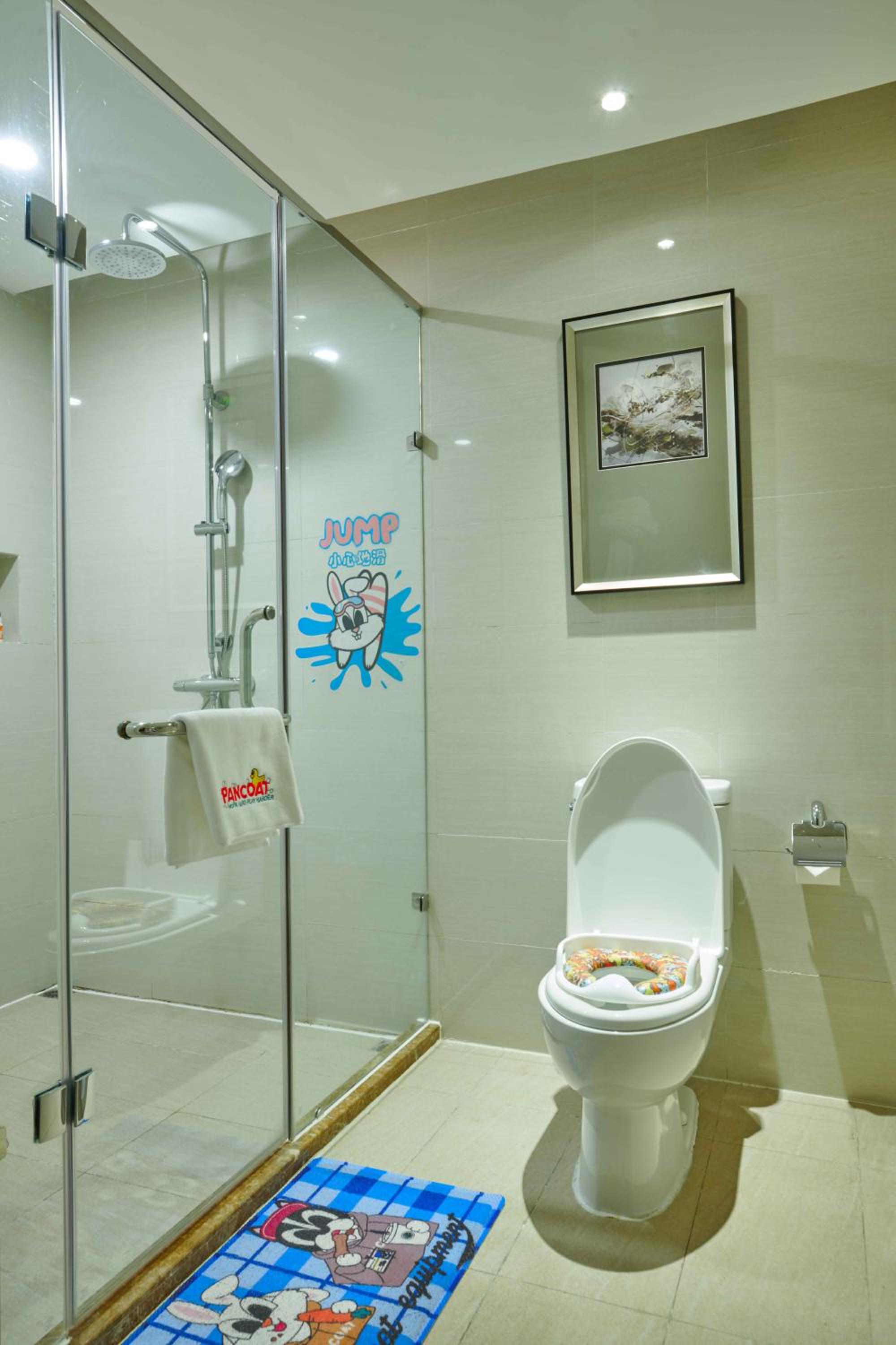 Superior Suite with One King Bed  photo 2