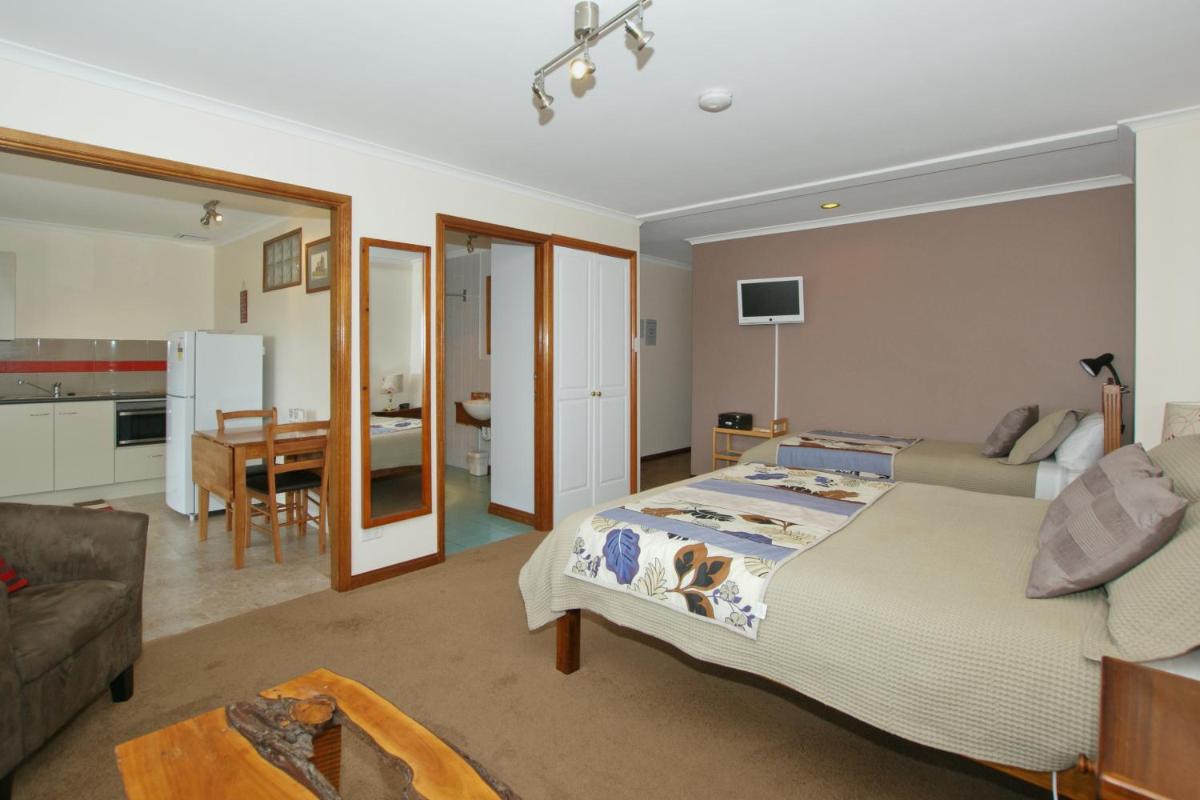 Studio Apartment photo 1