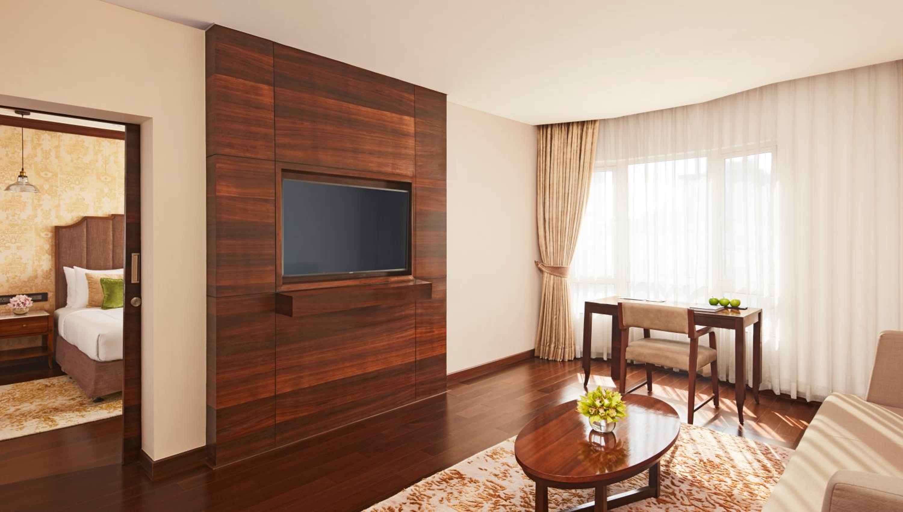 SeleQtions Suite Sea View King Bed with one way airport transfer