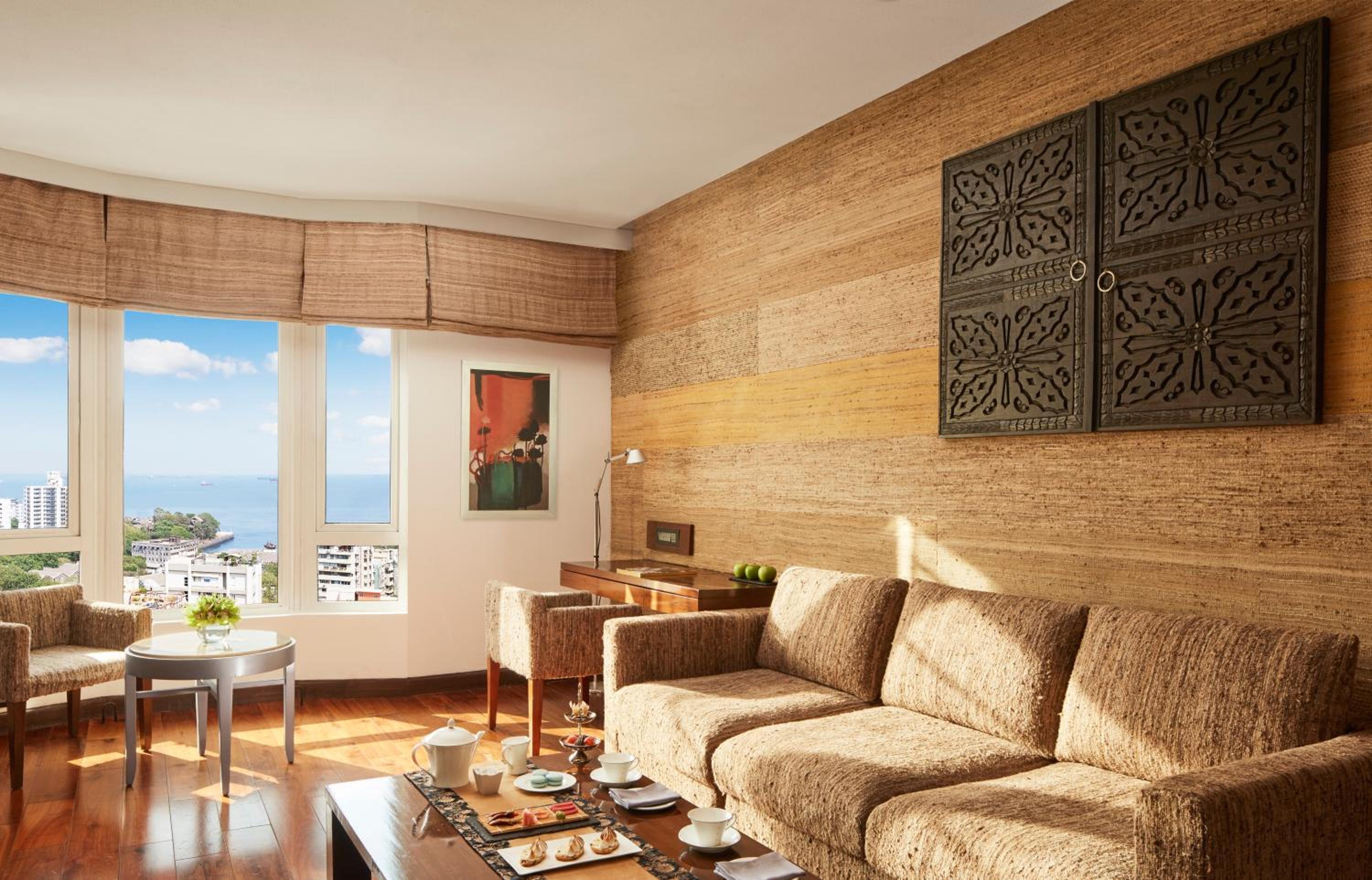 Executive Suite Partial Sea View King Bed with one way airport transfer