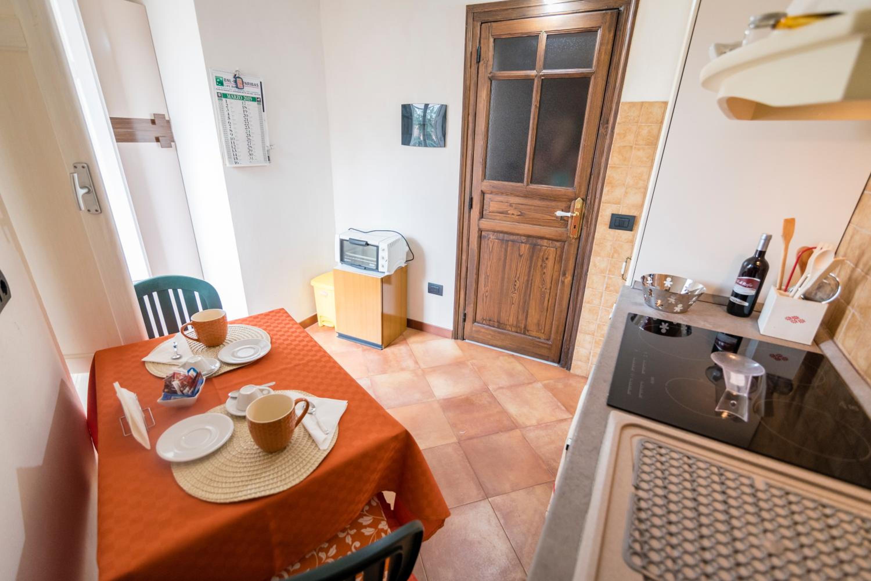 Studio with Balcony - Photo 10